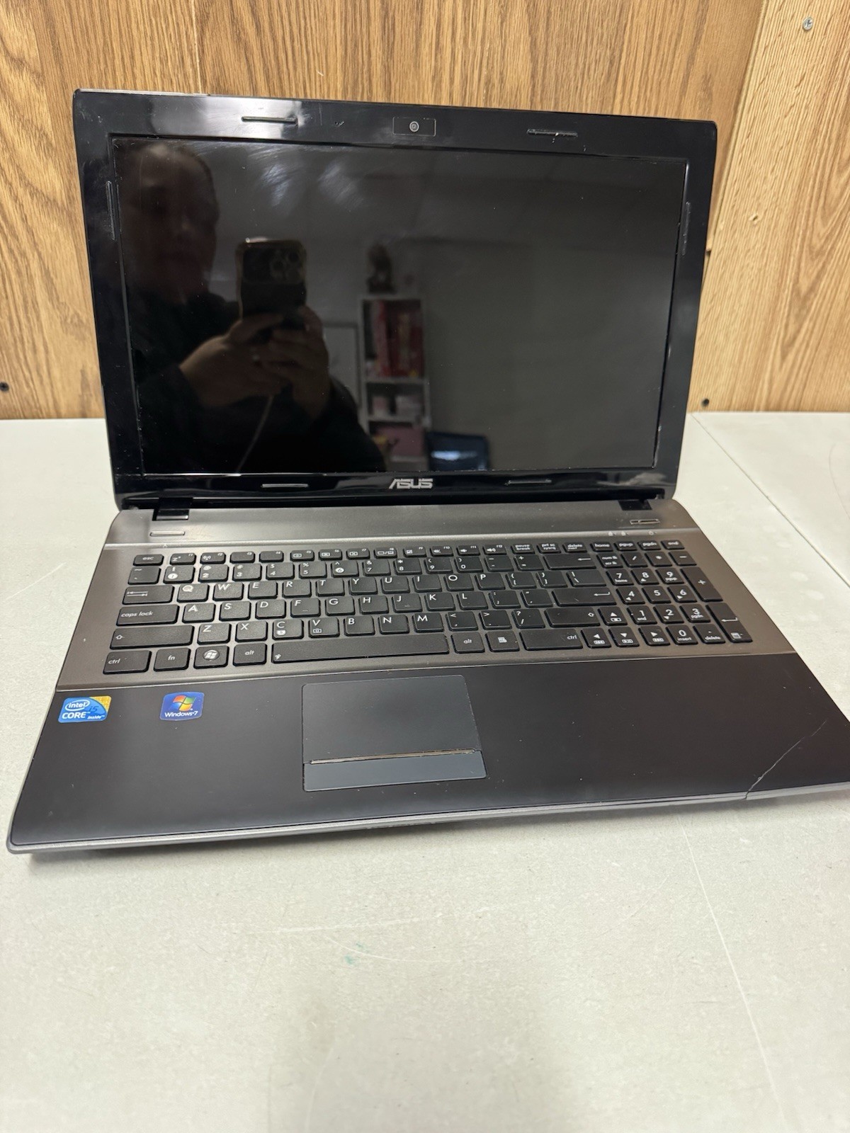 ASUS U52F Laptop i5-2.53GHz 4GB 750GB | Broken Housing | Keyboard No Response