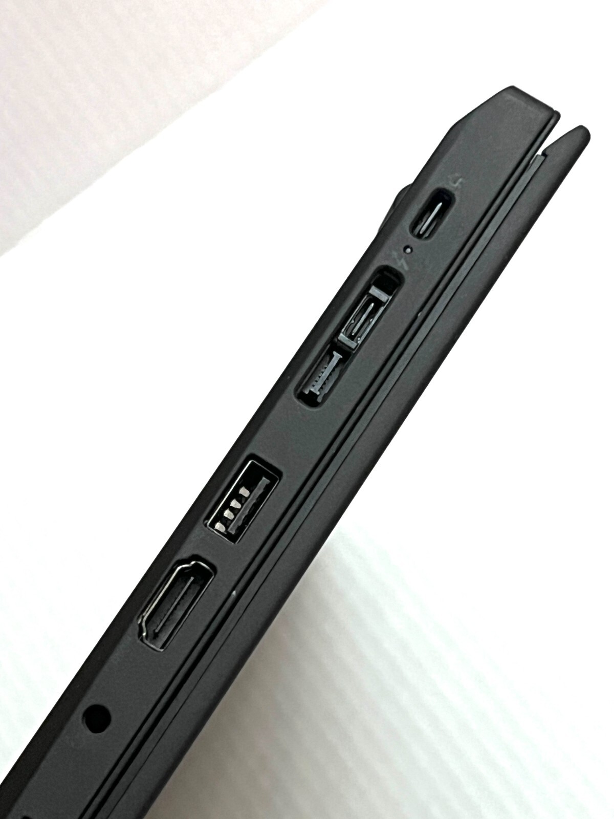Lenovo T15 20S6-CT01WW Core i7-10510u 16GB 512GB 15.6″ – Warranty July 24
