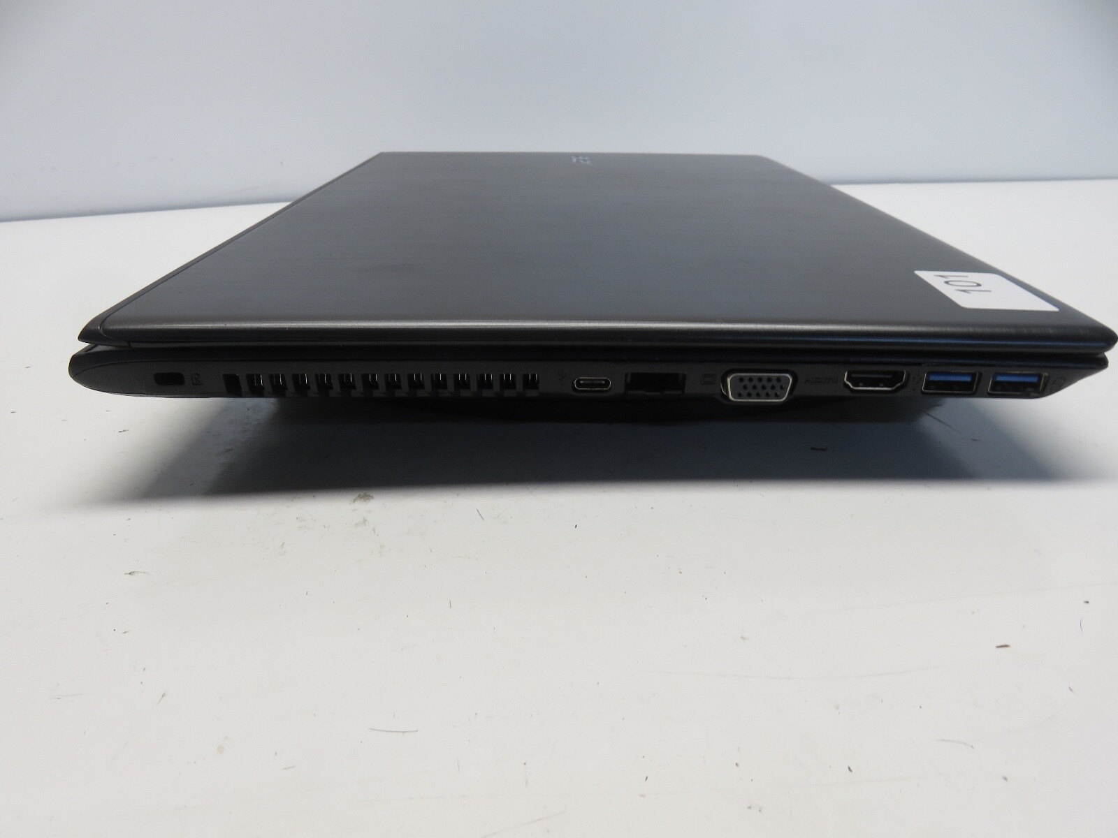 Acer Aspire E15 Intel i3-7100U 2.4GHz 4096 MB NO HDD No Batt
