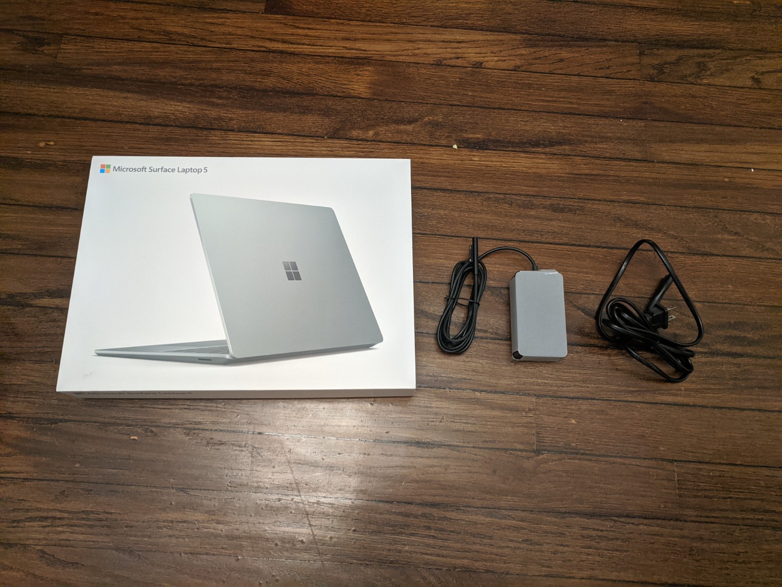 Microsoft Surface 5 16GB RAM 512GB SSD i7-1265U Sage – MINT + BOX 2nd POWER ADAP
