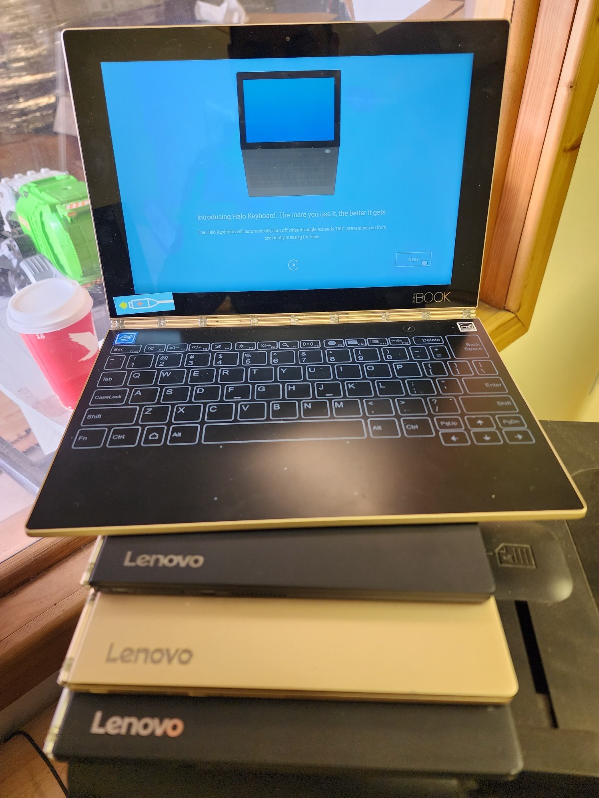 Lenovo Yoga Book YB1-X90F 10.1″ Atom x5-Z8550 2.4GHz 4GB RAM 64GB SSD