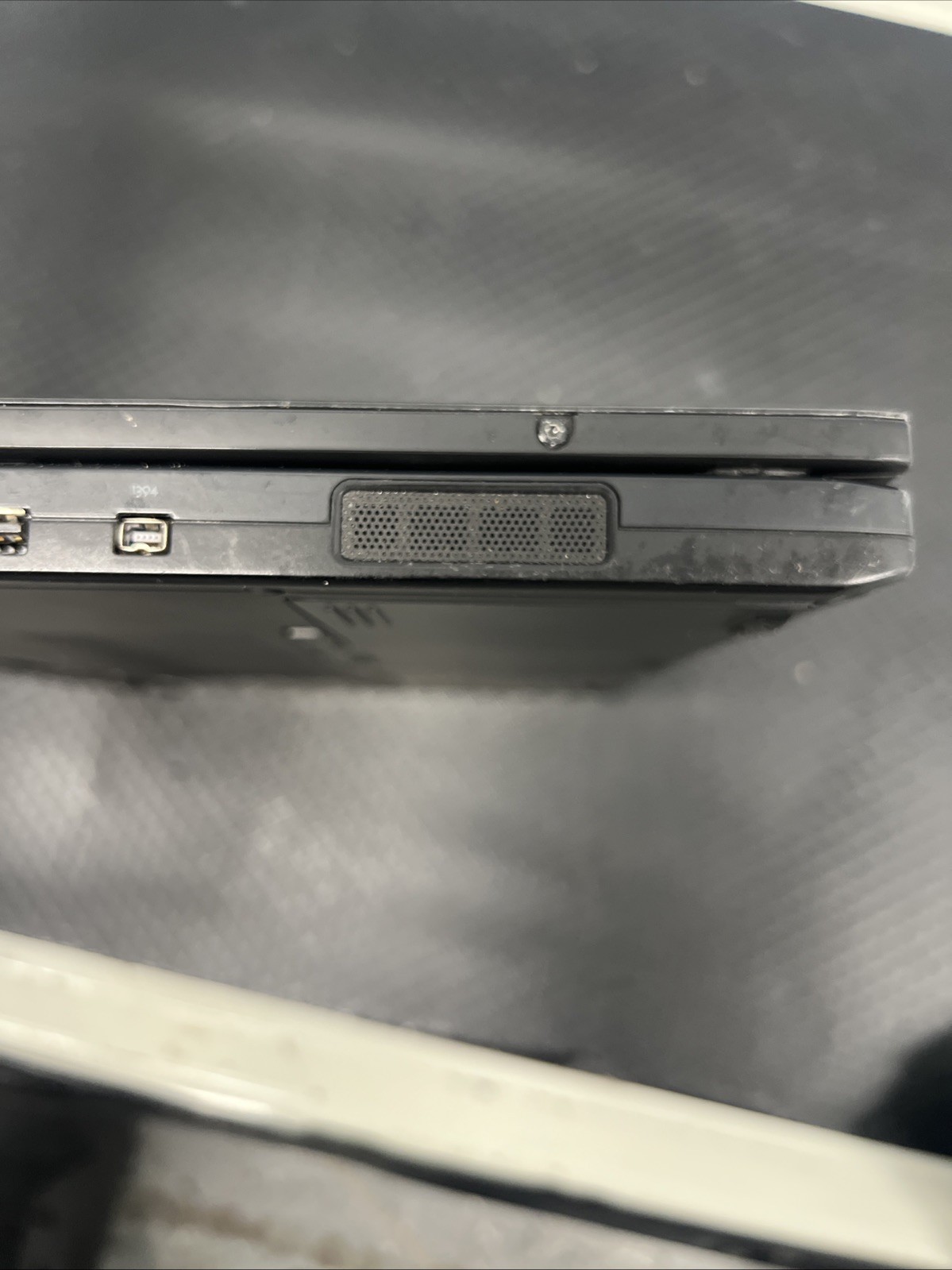 Dell Latitude XT2 12.1″ Core 2 Duo U9400 1.4Ghz 1 GB RAM NO DRIVE 2-in-1 AS IS!!