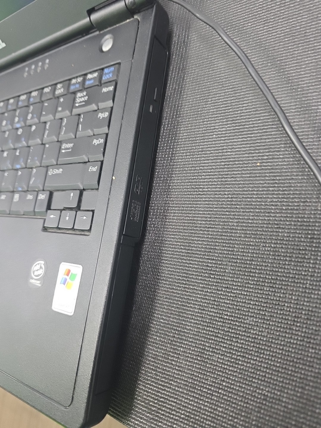 DELL INSPIRON 1000 – BOOTS TO BIOS – INTEL CELERON 2.2MHZ – 256MB RAM – READ -BB