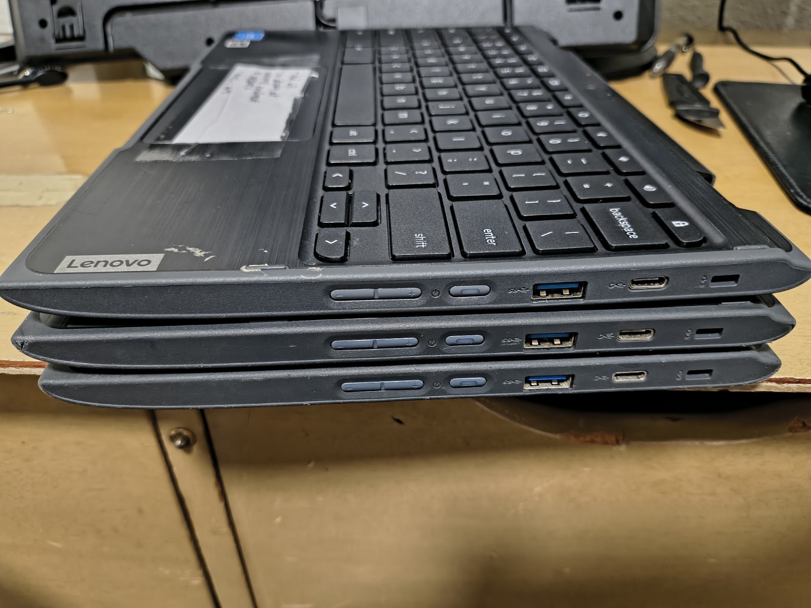 Lot of 3 Lenovo 300e Chromebook 2nd Gen 2 Intel Celeron N4020 4GB 32GB READ DESC