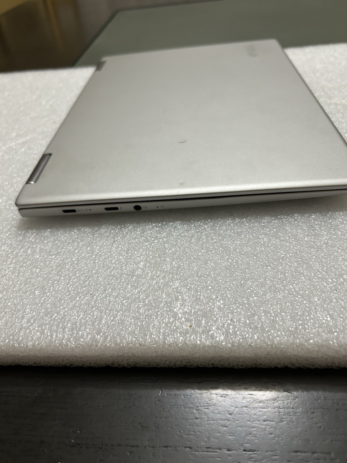 Lenovo Yoga 720-13IKB 13.3″ Intel i5 Silver Laptop No SSD No OS Powers On