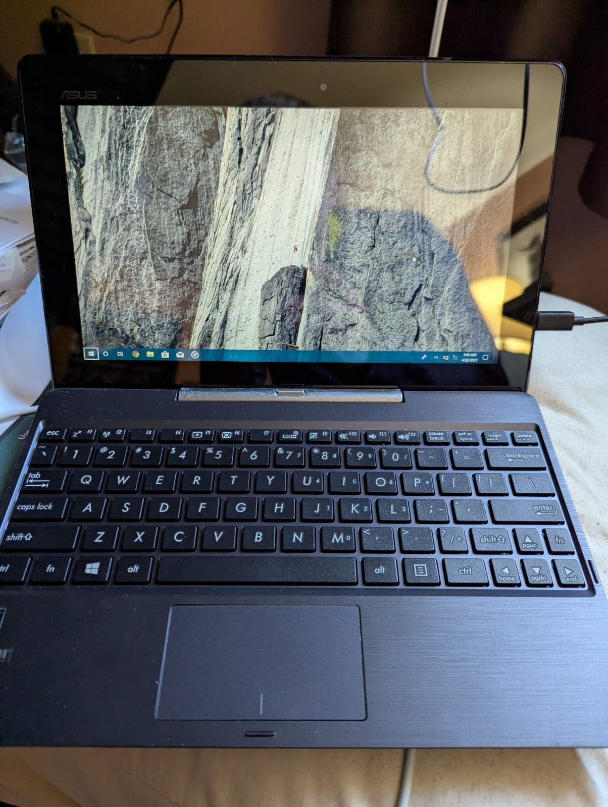 ASUS Transformer Book T100TAF 10in. (32GB, Intel Atom Quad-Core, 1.46GHz, 2GB)