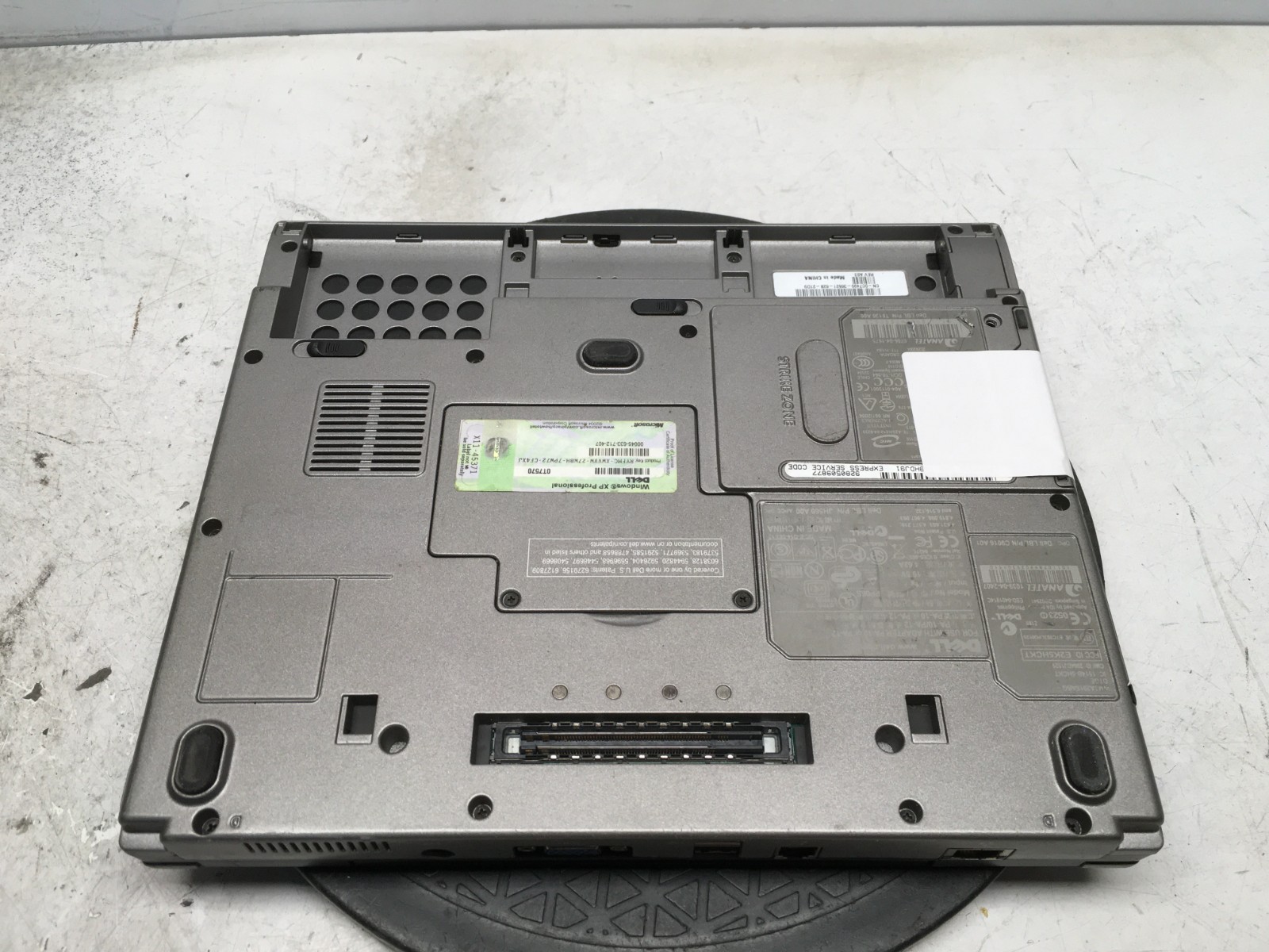 Dell Latitude D410 Intel Pentium M 06D8 2GHz 2 GB NO HDD