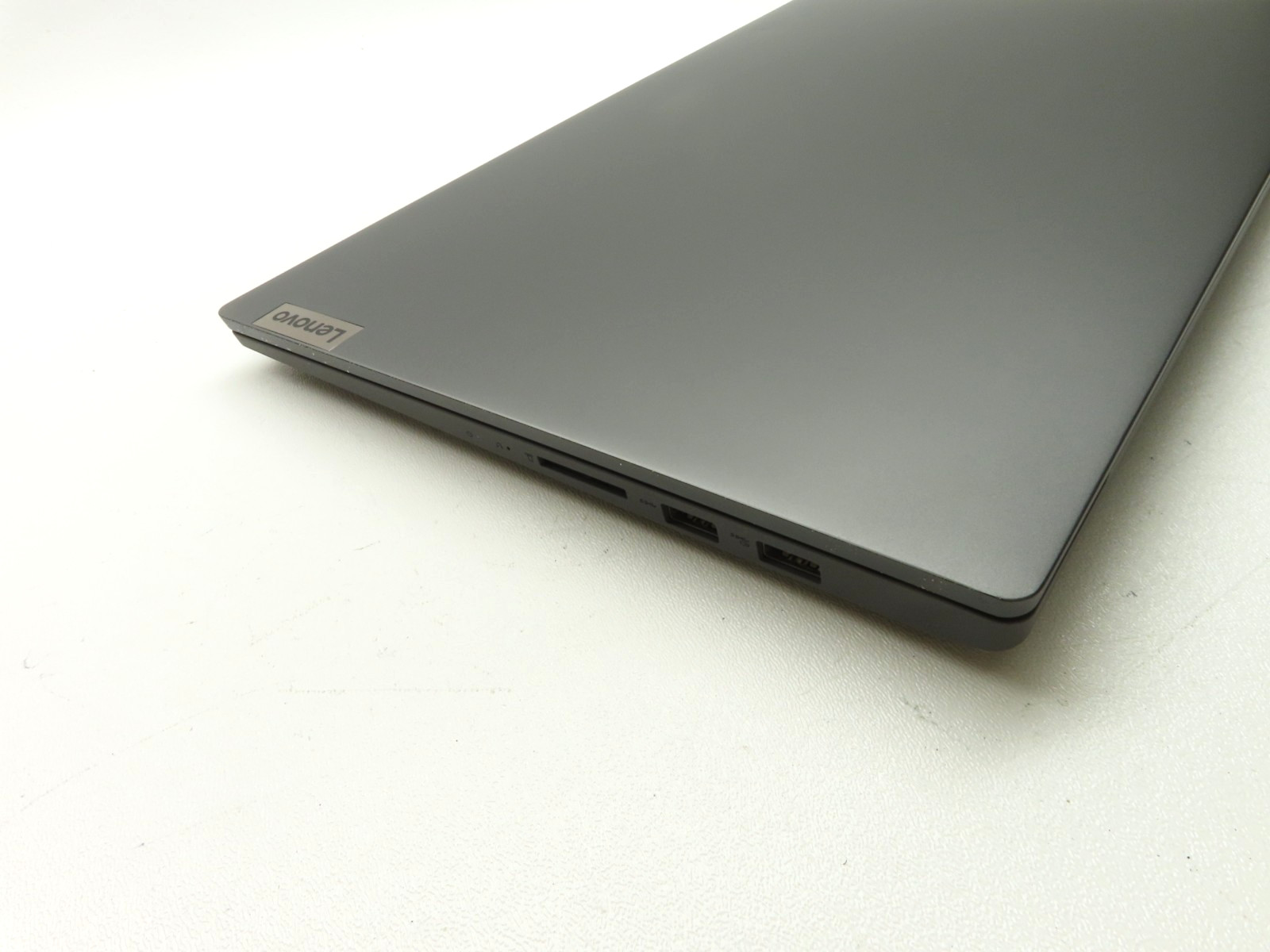 Lenovo IdeaPad 5 15IIL05 15.6″ Intel Core i7-1065G7 1.3GHz 16GB RAM 512GB SSD