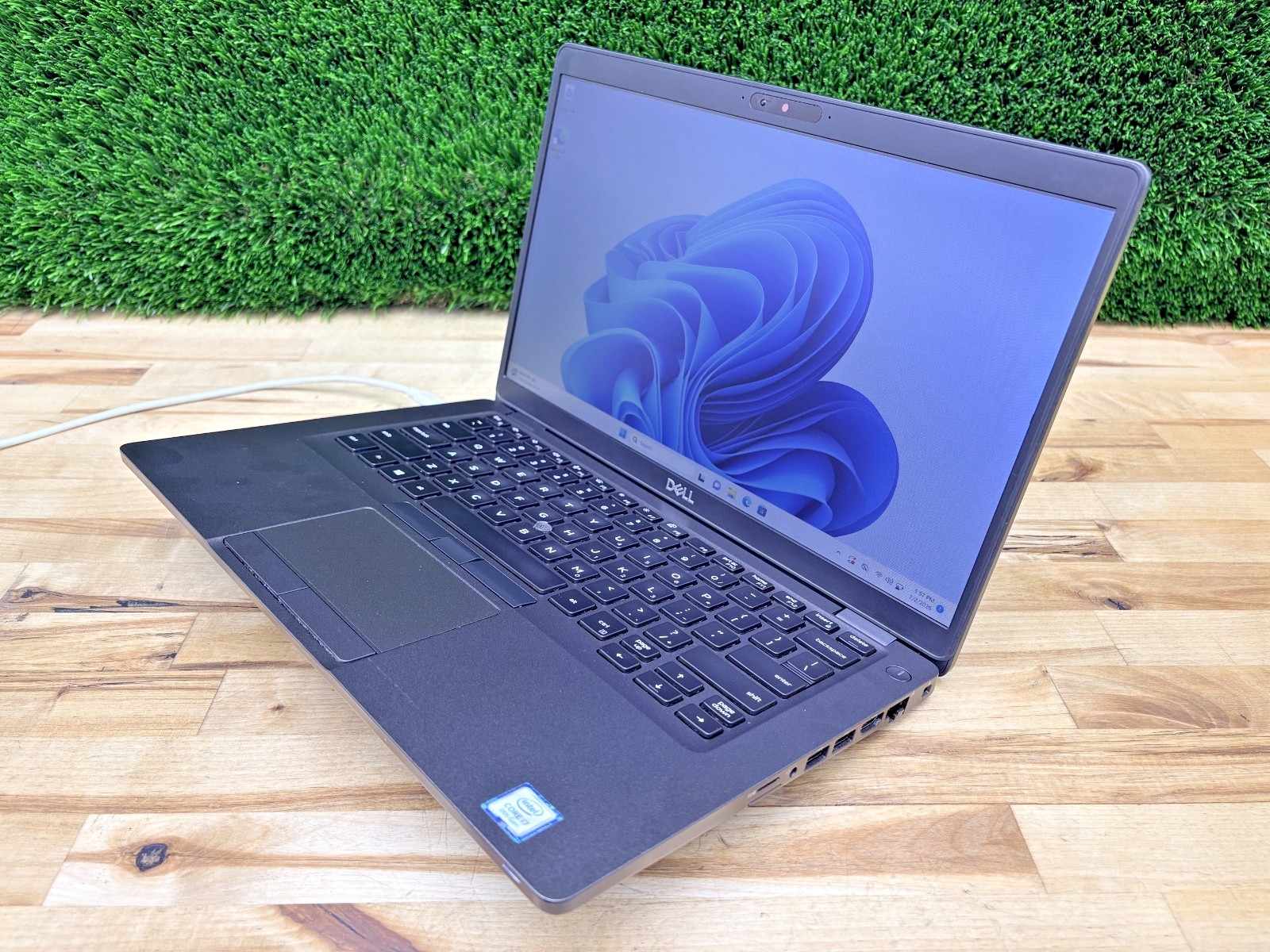 Dell Latitude 5401 14″ Intel i7-9th Gen 2.60GHz 16GB RAM 256GB SSD Win 11 Pro*