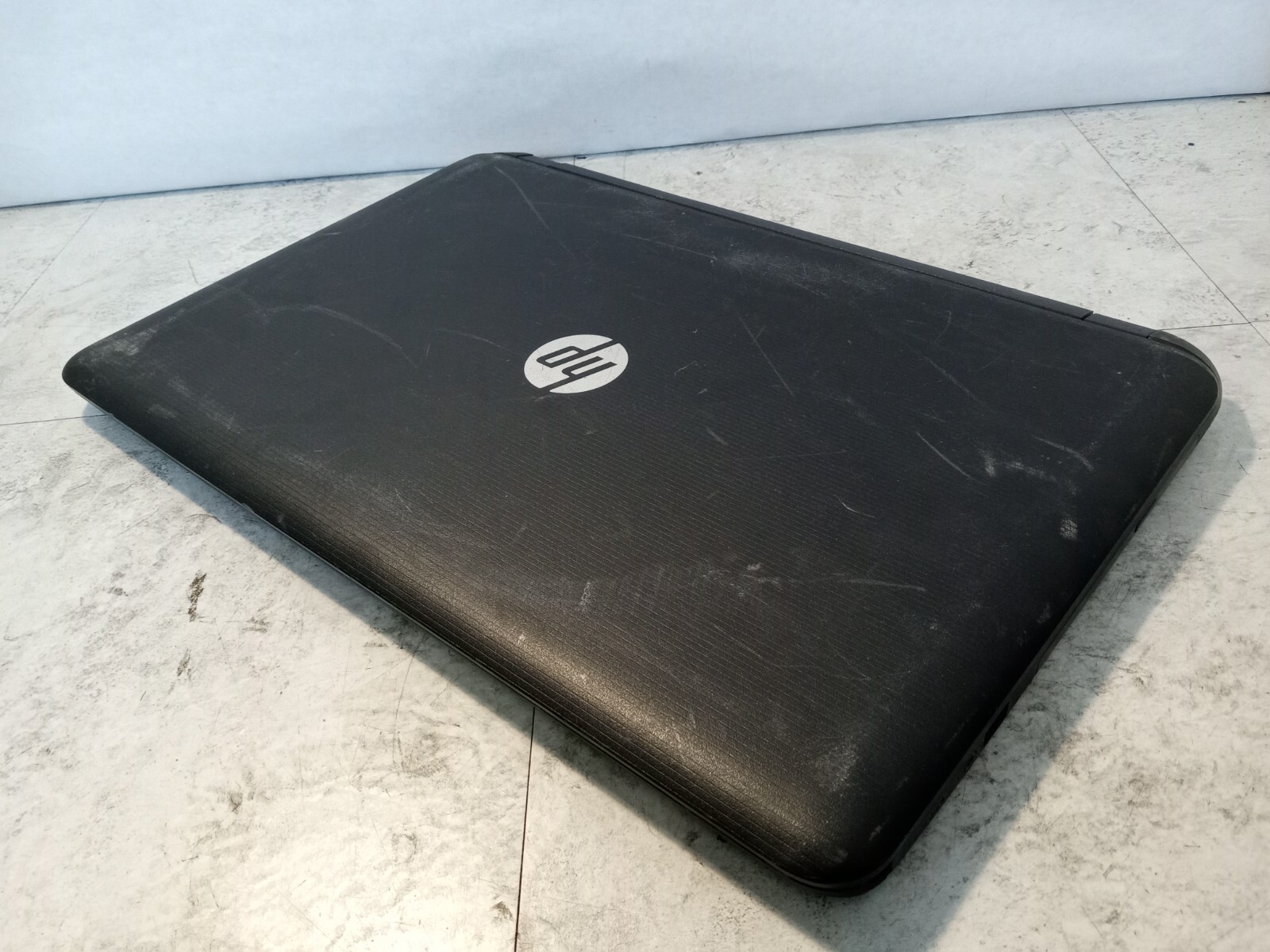 HP 17-P110NR 17.3″ Laptop AMD A6-6310 Radeon R4 Graphics 6GB RAM *READ -FM