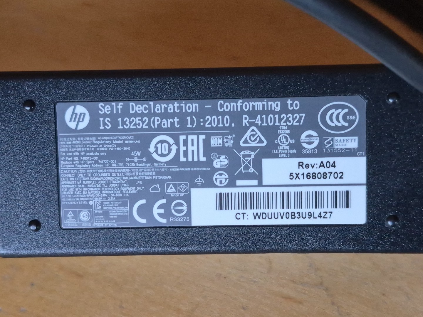 HP Pavilion 17-G121WM AMD A10-8700P 1.80GHz