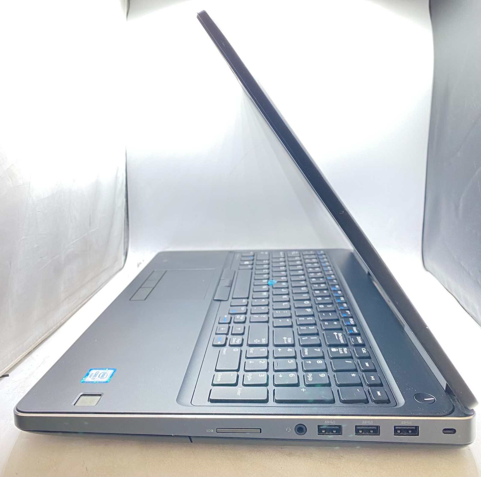 Dell Precision 7520 15.6″ Laptop Intel i7-6820HQ 2.7GHz 32GB RAM 256GB SSD