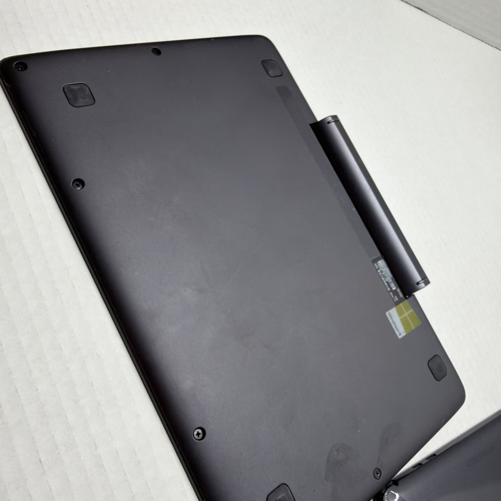 ASUS Transformer Book T100TAF 10.1″ Laptop Touchscreen 2GB Intel 32GB Untested