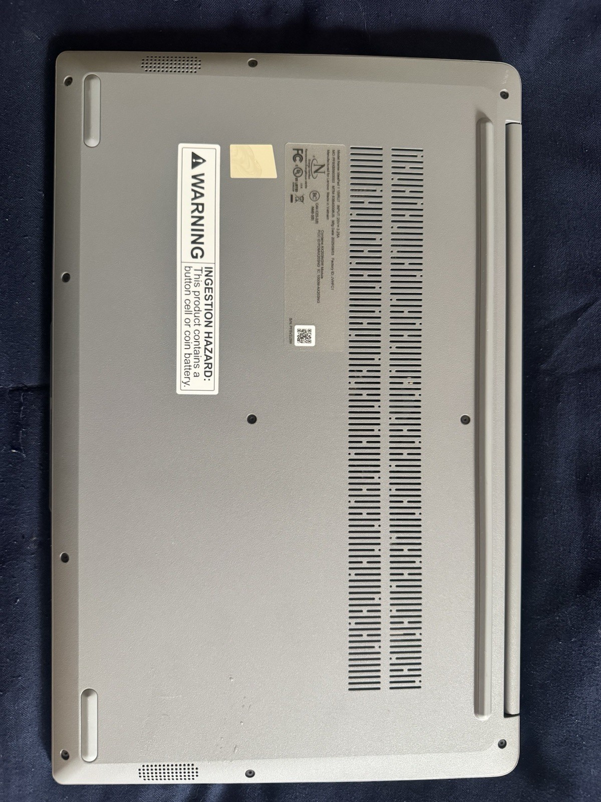 Lenovo IdeaPad U530 15.6″ Intel Core i5-1335U 16GB RAM Windows 11 Home Silver