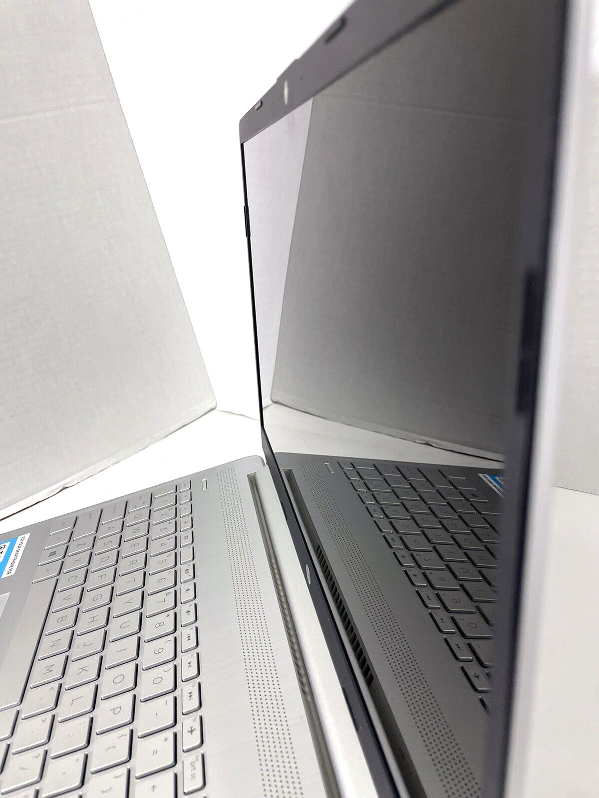 HP 15-EF1081NR 4GB Ram 256GB SSD Laptop Notebook w11h