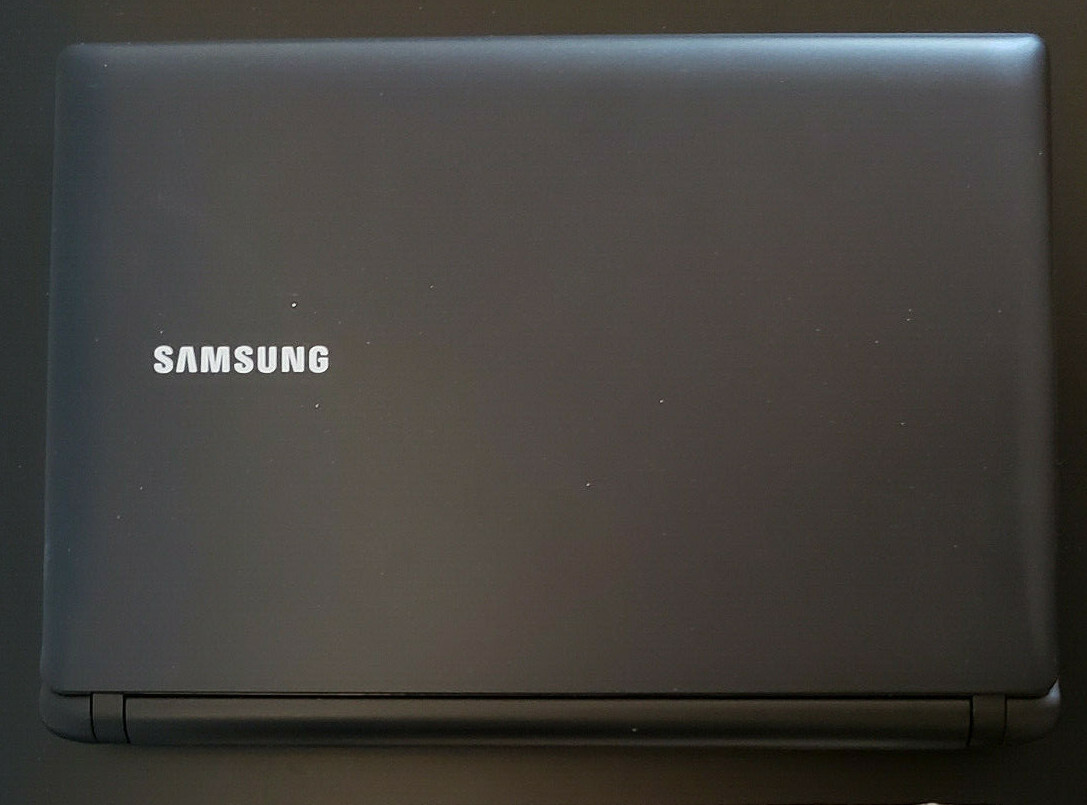 Open Box Samsung Netbook N145 Plus (NP-N145-JP02UK) (10.1″/Atom N450/1GB DDR2)