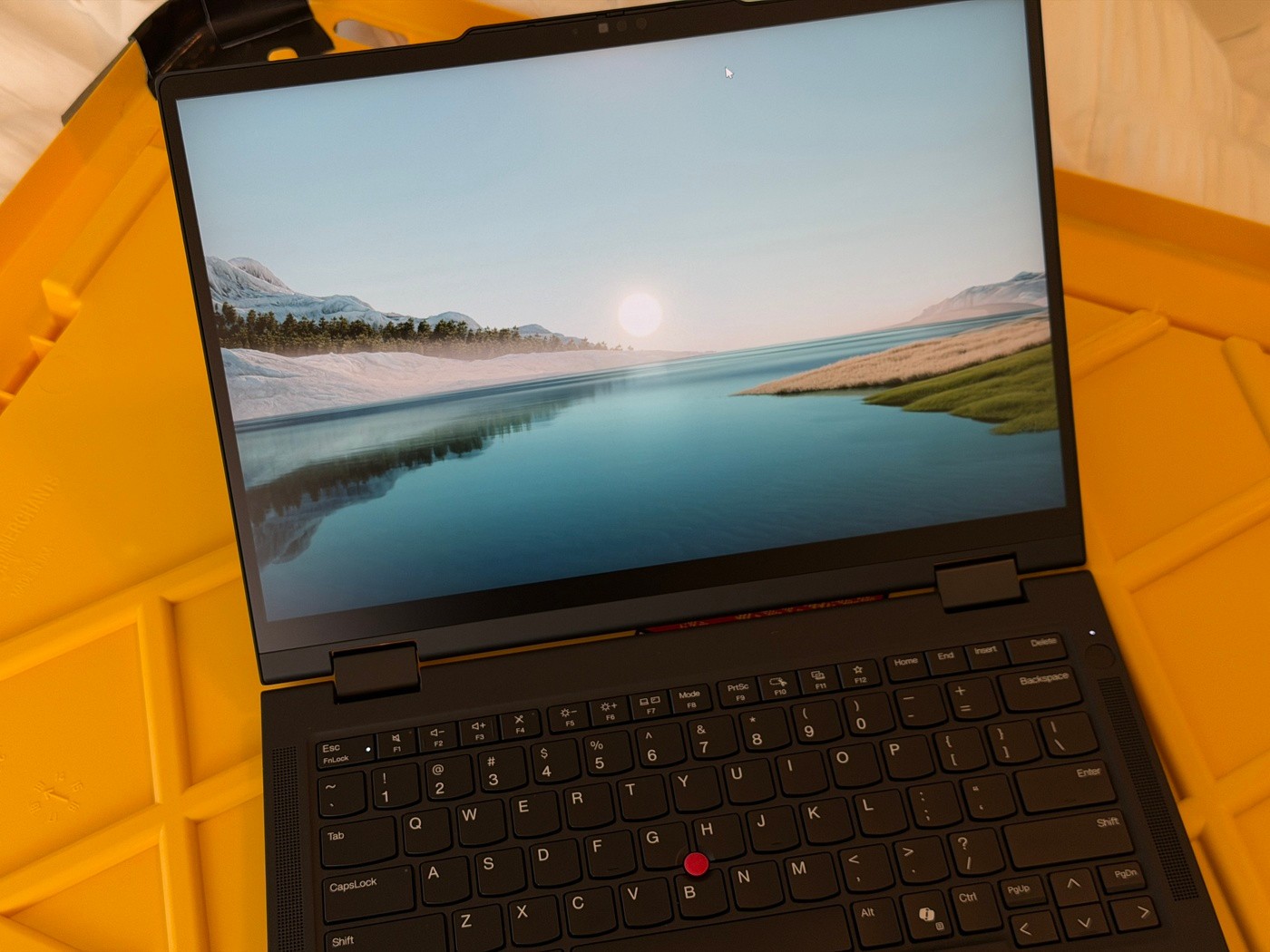 Lenovo 21R30010US ThinkPad T14s 14″ Touchscreen 2-in-1 Notebook