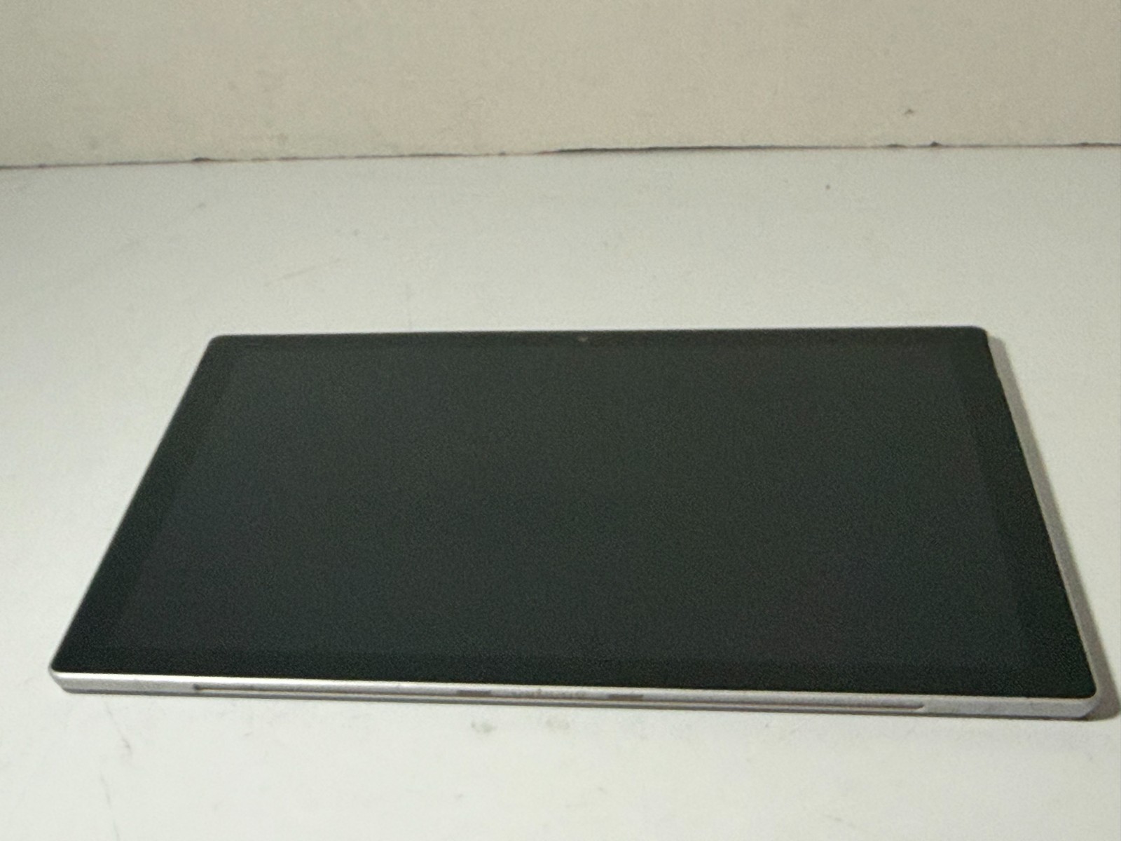 Microsoft Surface Pro 5 1796 12.6″ i7-7660U 8GB 256GB SSD with Keyboard