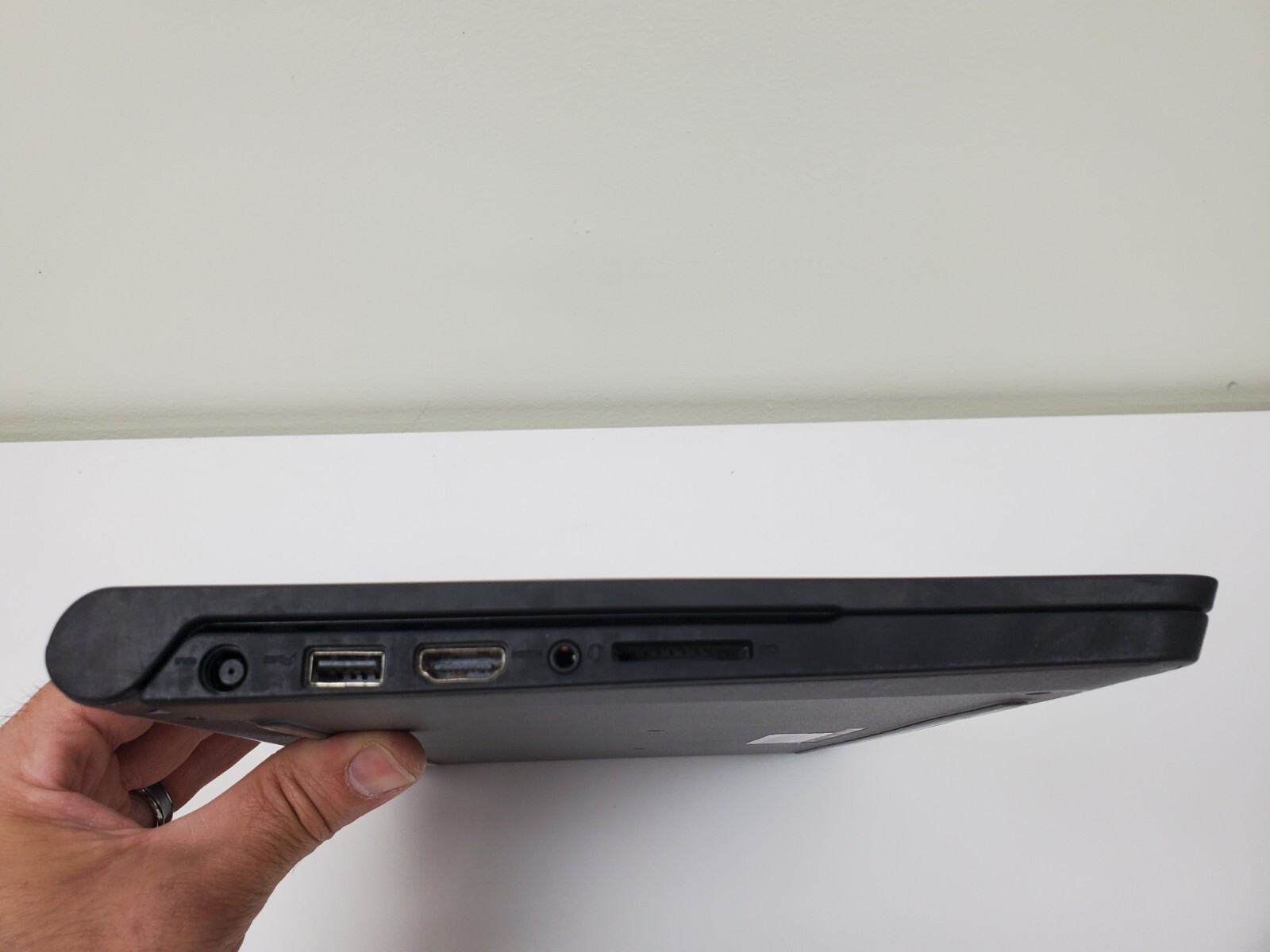Dell Chromebook 11.6 inch (16GB, Intel Celeron, 2.16 GHz, 2GB) Laptop – Black –