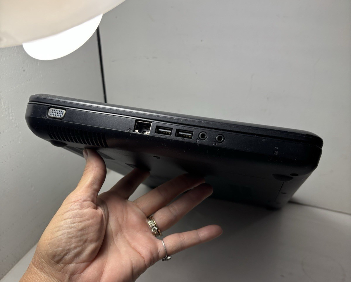 HP Compaq Presario CQ56 Laptop 15.6″ Intel Celeron 900 2.2GHz 2GB RAM Windows 7