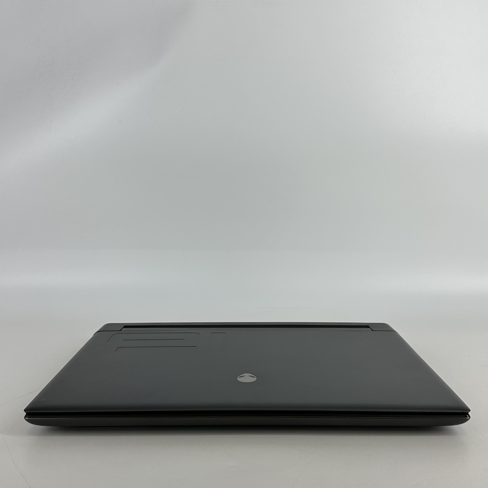 Dell Alienware M16 R1 165Hz QHD+ 2.1 GHz i7-13700HX 16GB 1TB SSD RTX 4070
