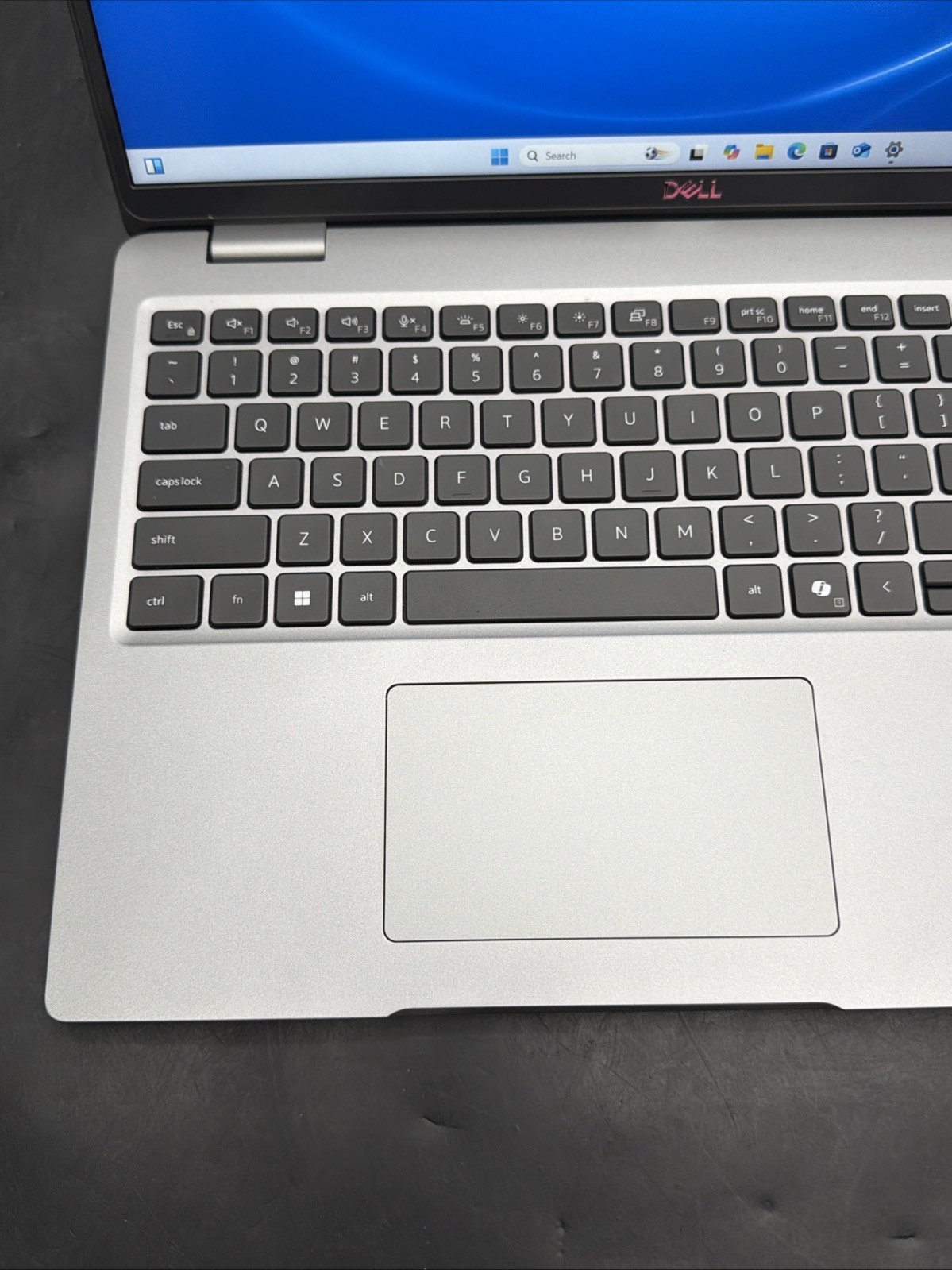 USED 2025 Dell Latitude 5550 Laptop 15.6” FHD (Ultra 7-165U 16GB RAM 512GB SSD)