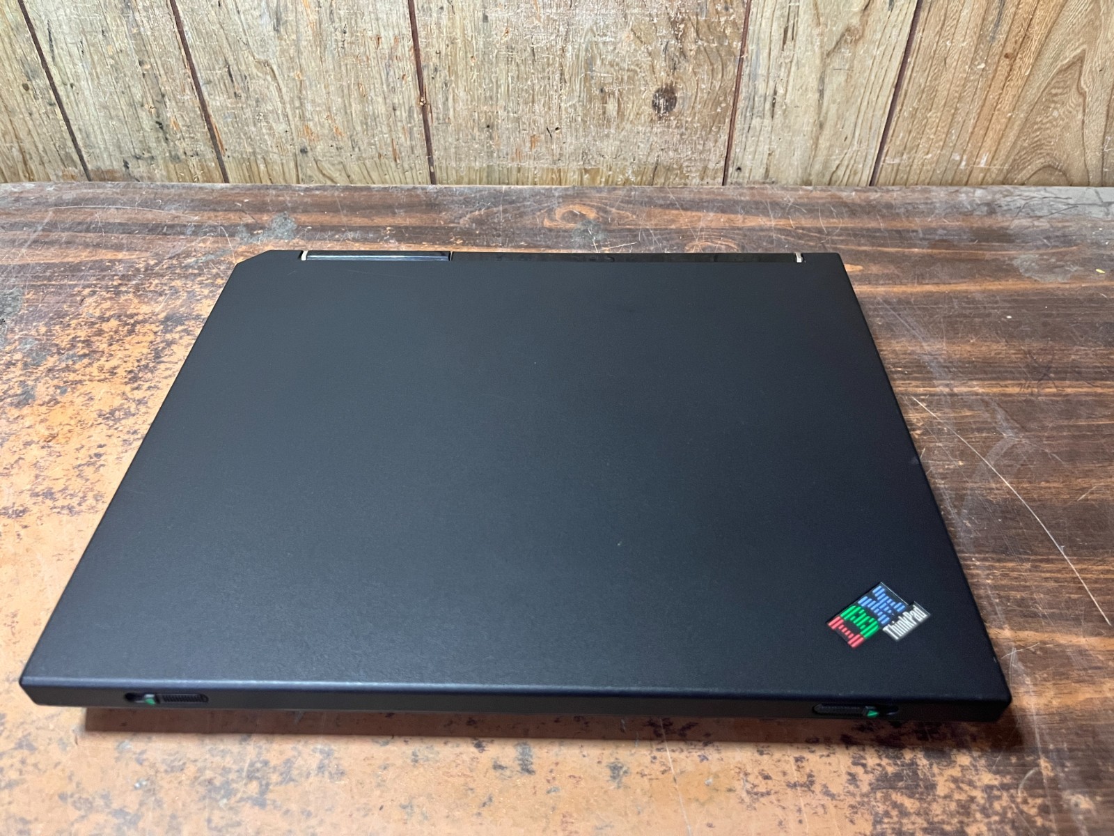 IBM ThinkPad R31 14″ Retro Collector Vintage Laptop Windows XP Pro Parallel Port