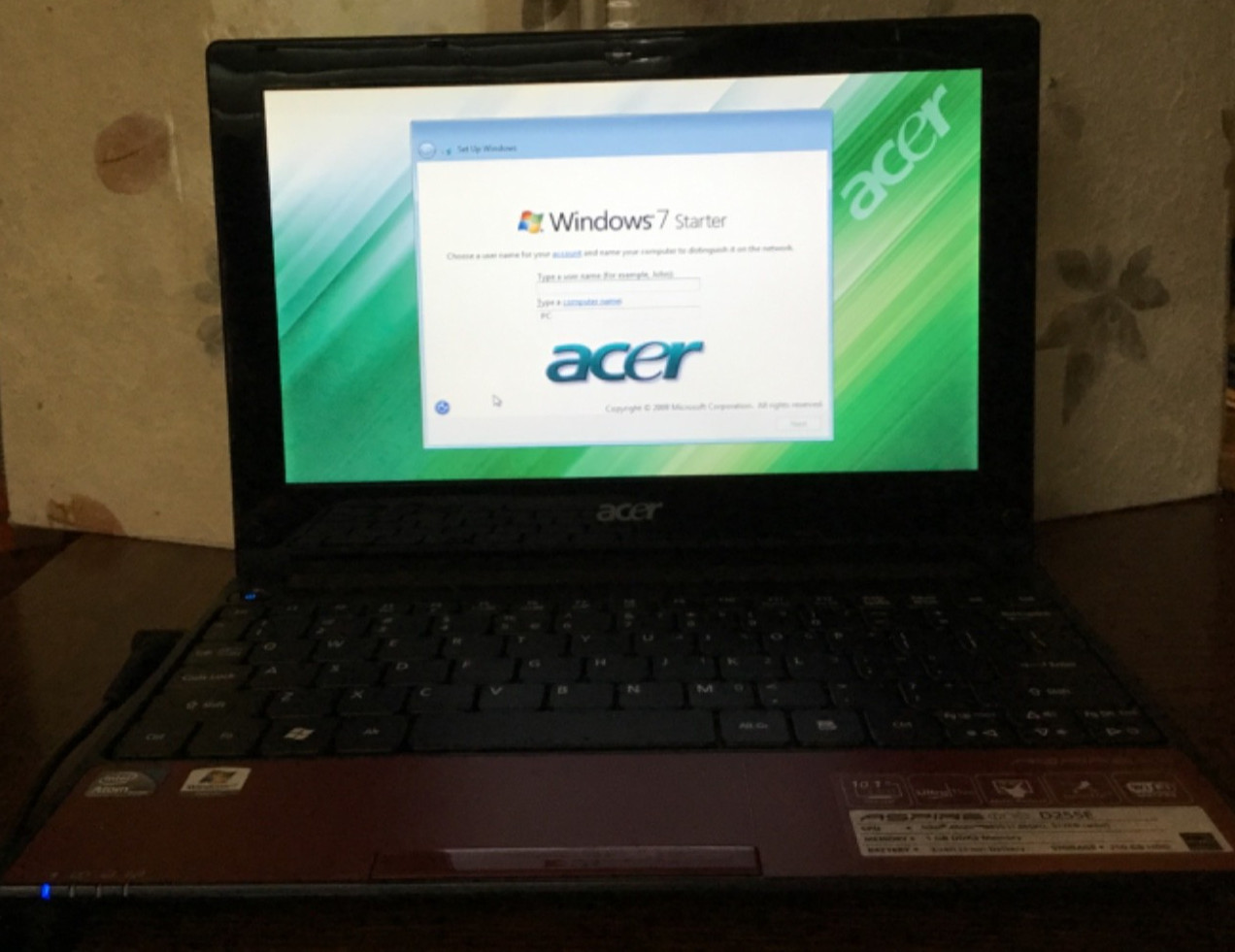 Acer Aspire One D255E Intel Atom N455 1.66GHz, 512KB Cache Windows 7 Bag Charger