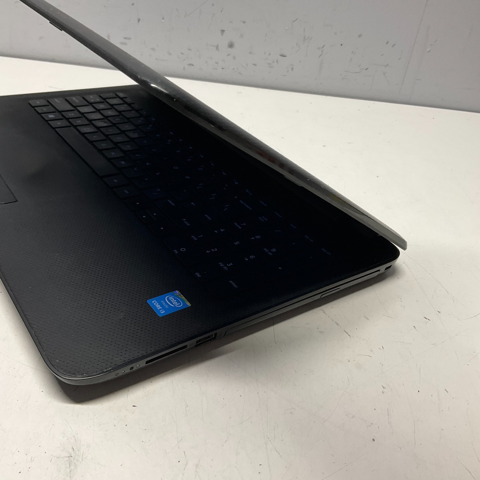 HP Laptop 15-ac121dx Intel i3-5010U 2.10GHz 6GB 1TB HDD Windows 10 Pro