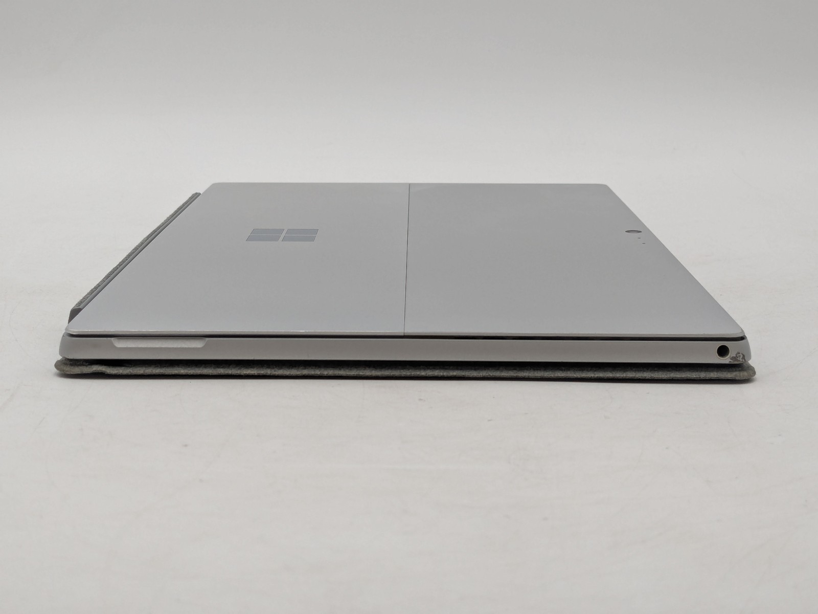 Surface Pro 6 2-in-1 12″ 2736 x 1824 Touch I5-8250U 128GB 8GB W11 Backlit IRCam