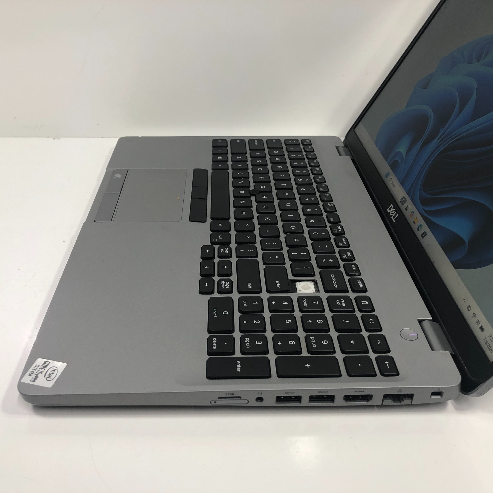 Dell Latitude 5510, 15.6″, i5-10310U, 1.7GHz, 16GB, 256GB NVMe, Windows 11