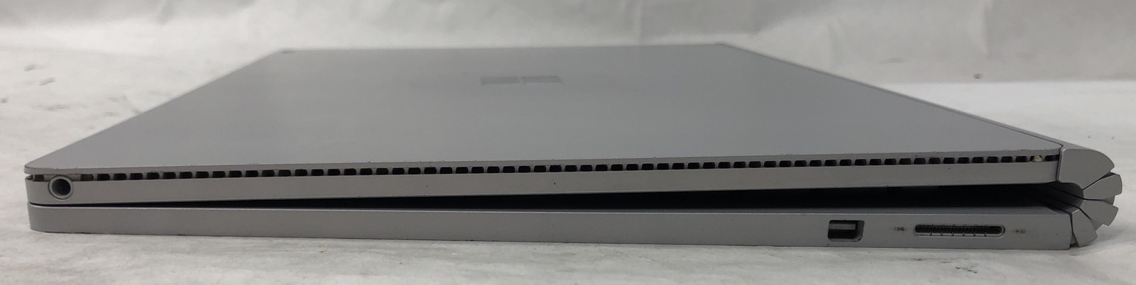 Surface Book 1, Intel Core i5-6300U @2.40 GHz, 8GB RAM 120GB SSD, Windows 10
