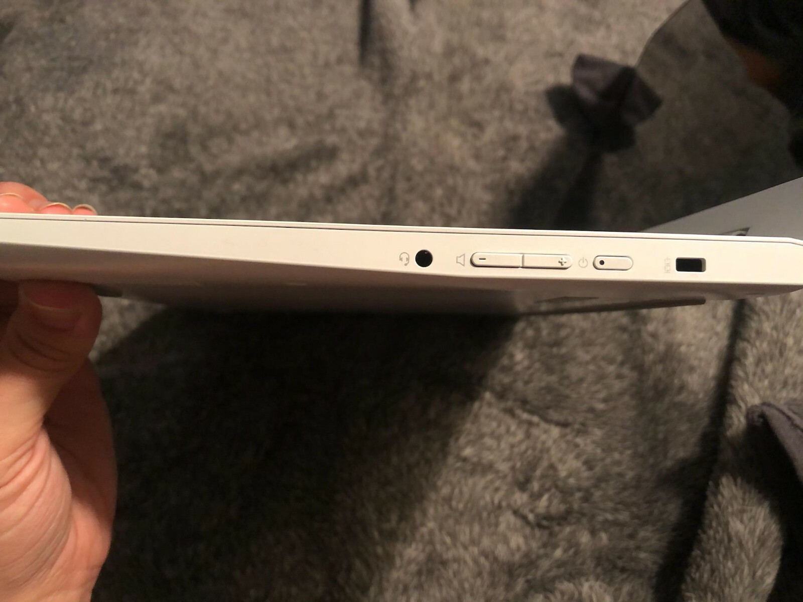 lenovo 300e chromebook 2nd gen white. Barely used still in great condition.