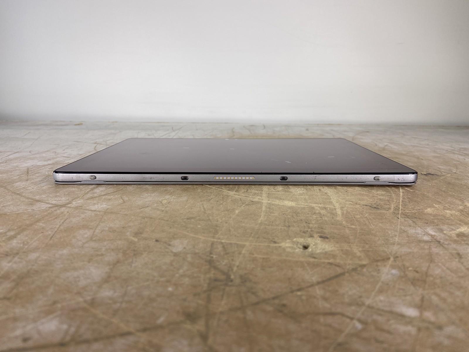 DELL LATITUDE 7200 2-IN-1 i5-8365U @ 1.60GHz, 8GB RAM, NO HDD/OS – (FOR PARTS)