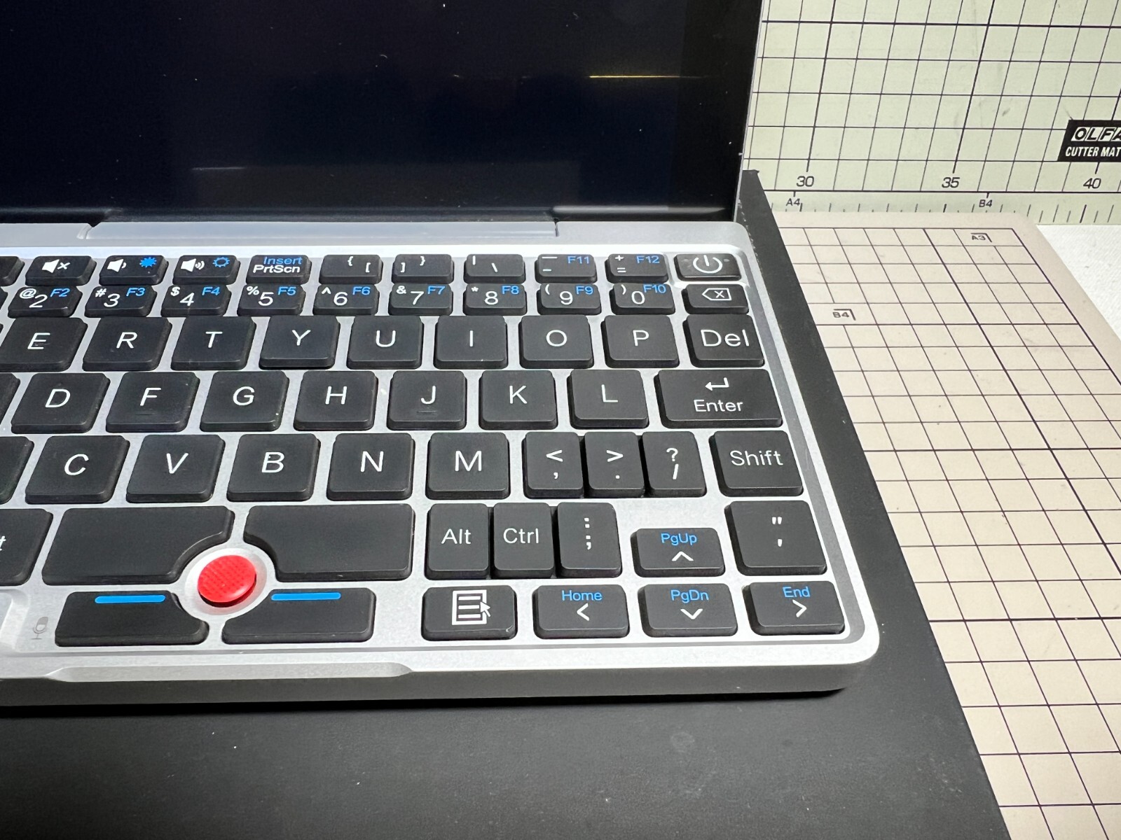 GPD POCKET X7-Z8750 model UMPC portable personal computer SILVER Excellent +