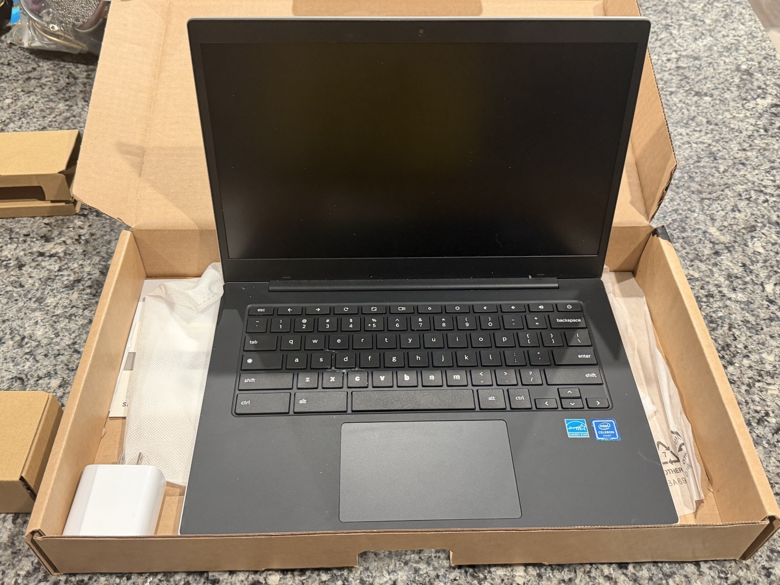 Samsung Galaxy Chromebook Go 14″ Celeron N4500 4GB RAM 32GB SSD Verizon LTE