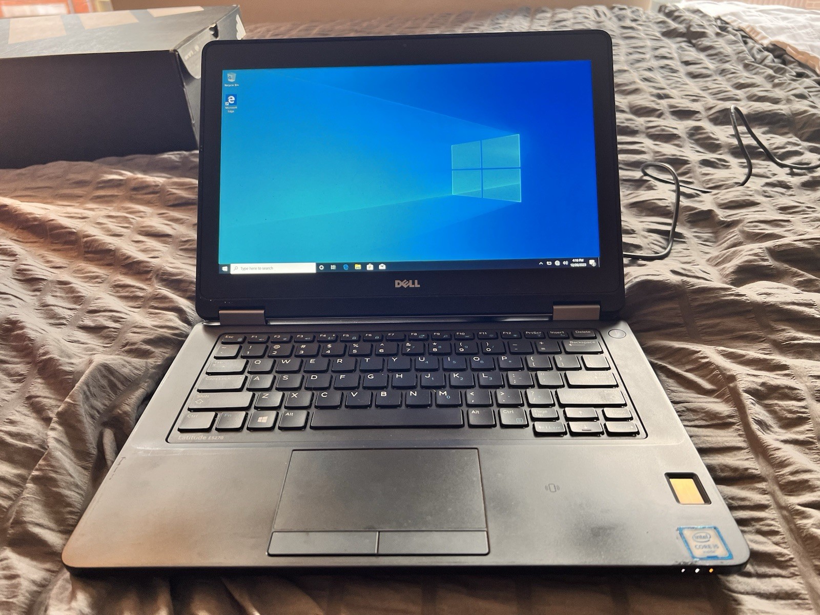 Dell Latitude E5270 12.5″ i5-6300U 2.50GHz 8GB DDR4 256GB SSD Win 10 Pro Laptop