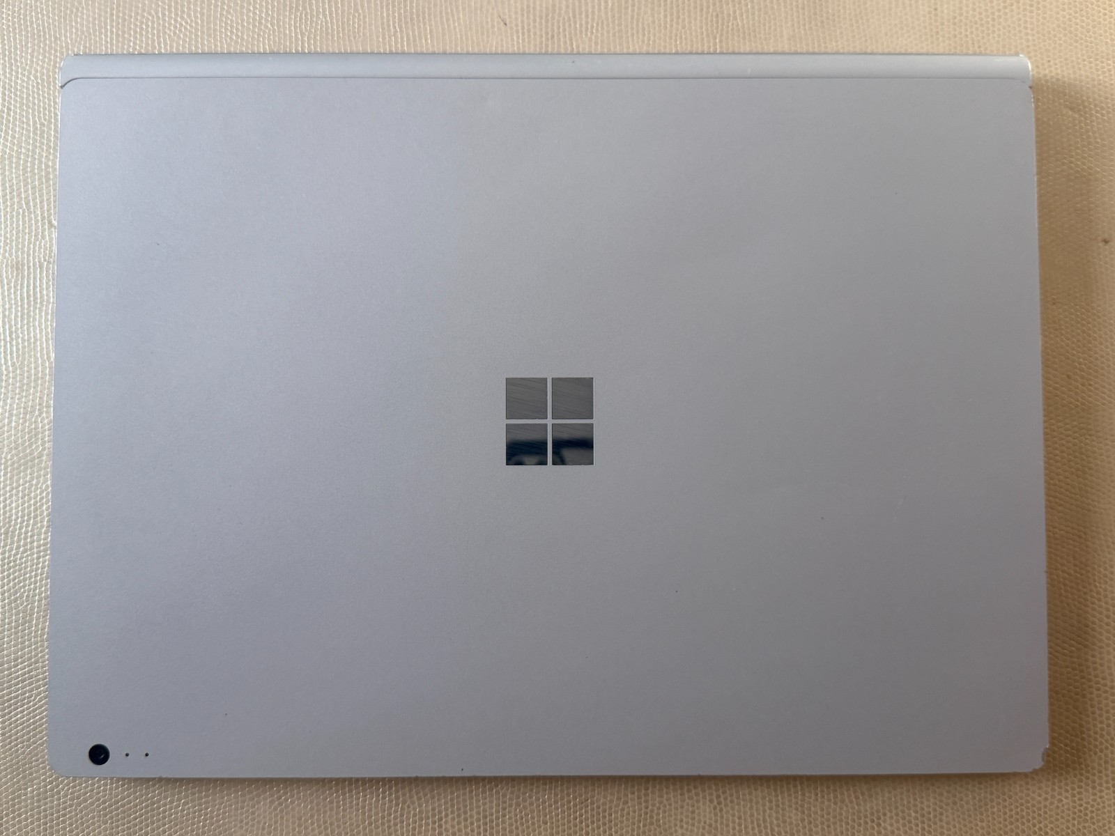 Microsoft Surface Book 2 13.5″ Laptop Core i5-7300U CPU w/ Retail Box & Charger