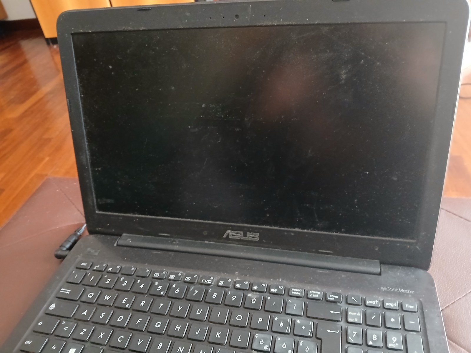 ASUS F556U, 699GB HDD 8GbRam Notebook Laptop PC