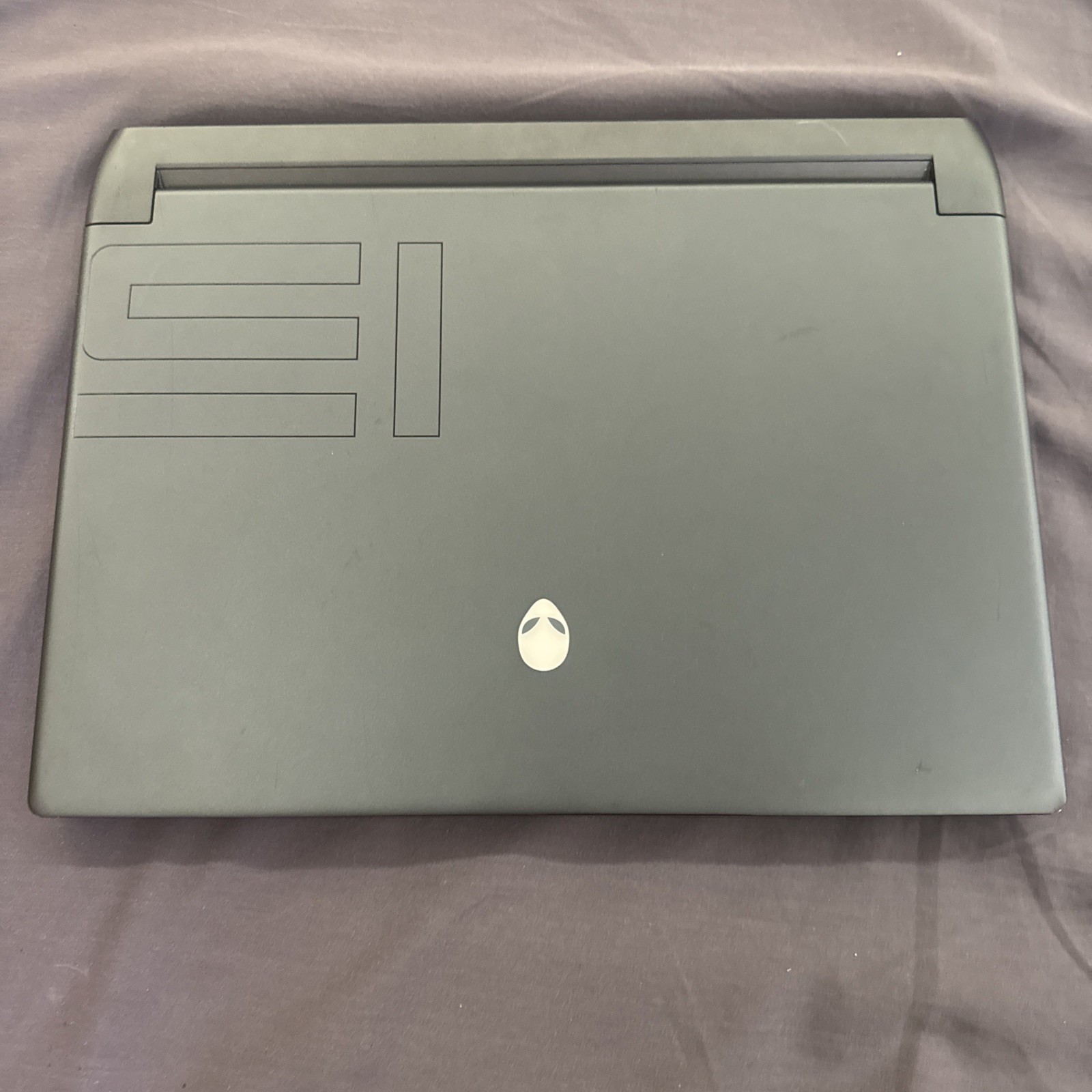 Alienware M15 R7 15.6″ i7-12700H 2.3GHz 32GB RAM 1TB SSD SSD GeForce RTX 3060