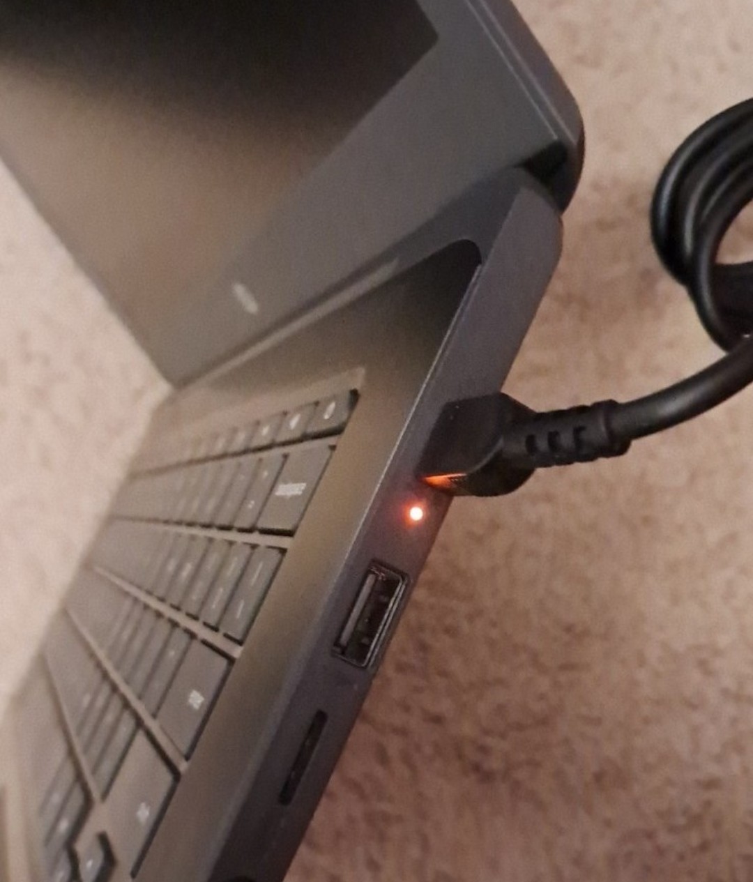 HP 14A G5 Chromebook Laptop Computer W/Charger.