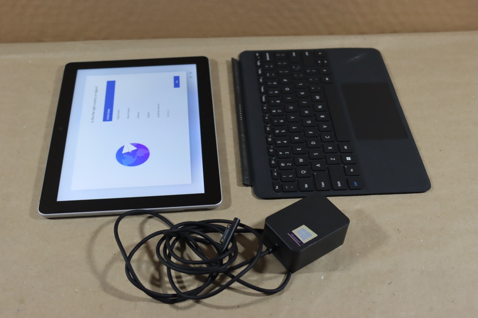 Microsoft Surface Go LTE 1825 10.5″ 8GB RAM 128GB SSD Cellular + Wifi