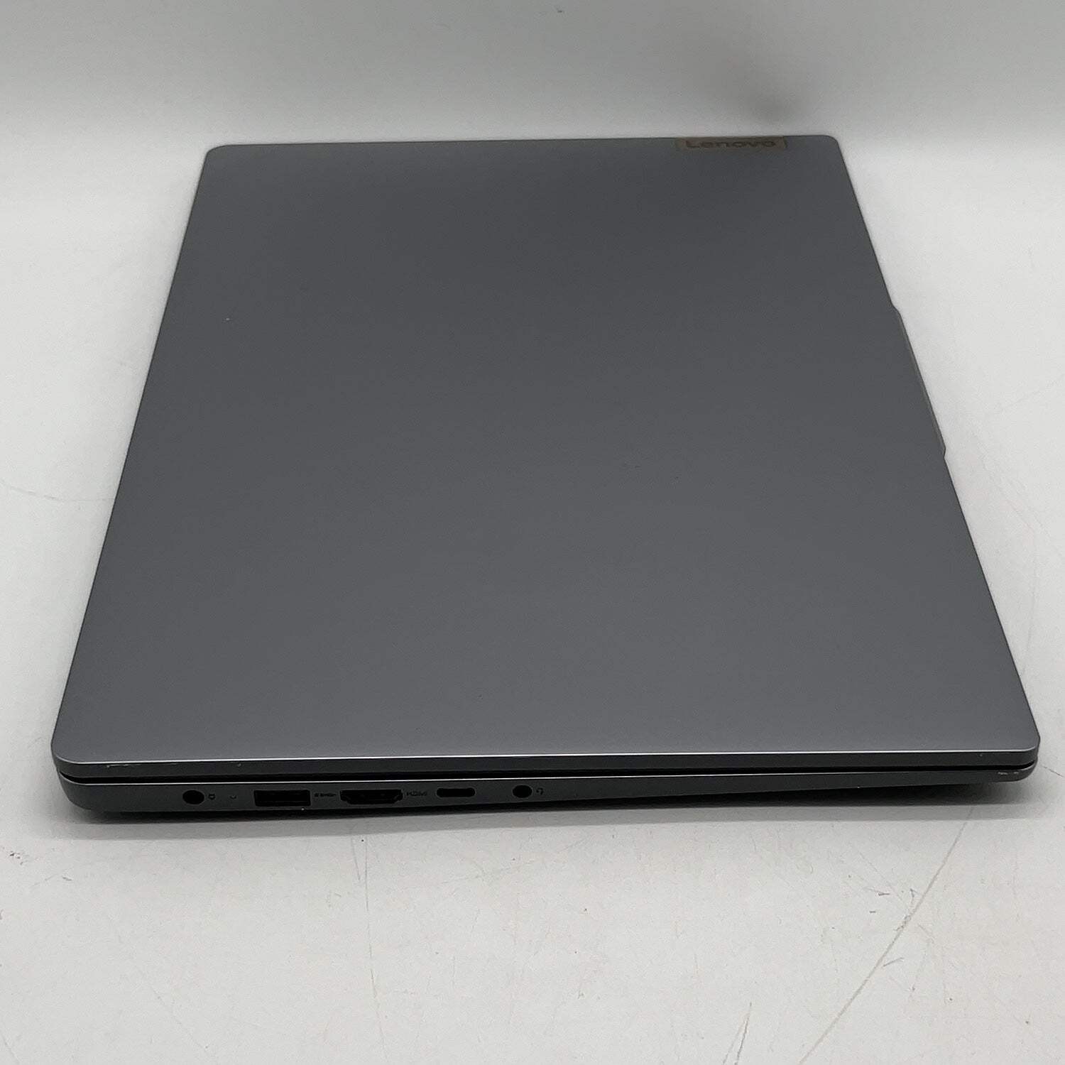 Lenovo IdeaPad Slim 3 15ABR8 15.6″ Ryzen 7 5825U 2.0GHz 16GB RAM 512GB SSD