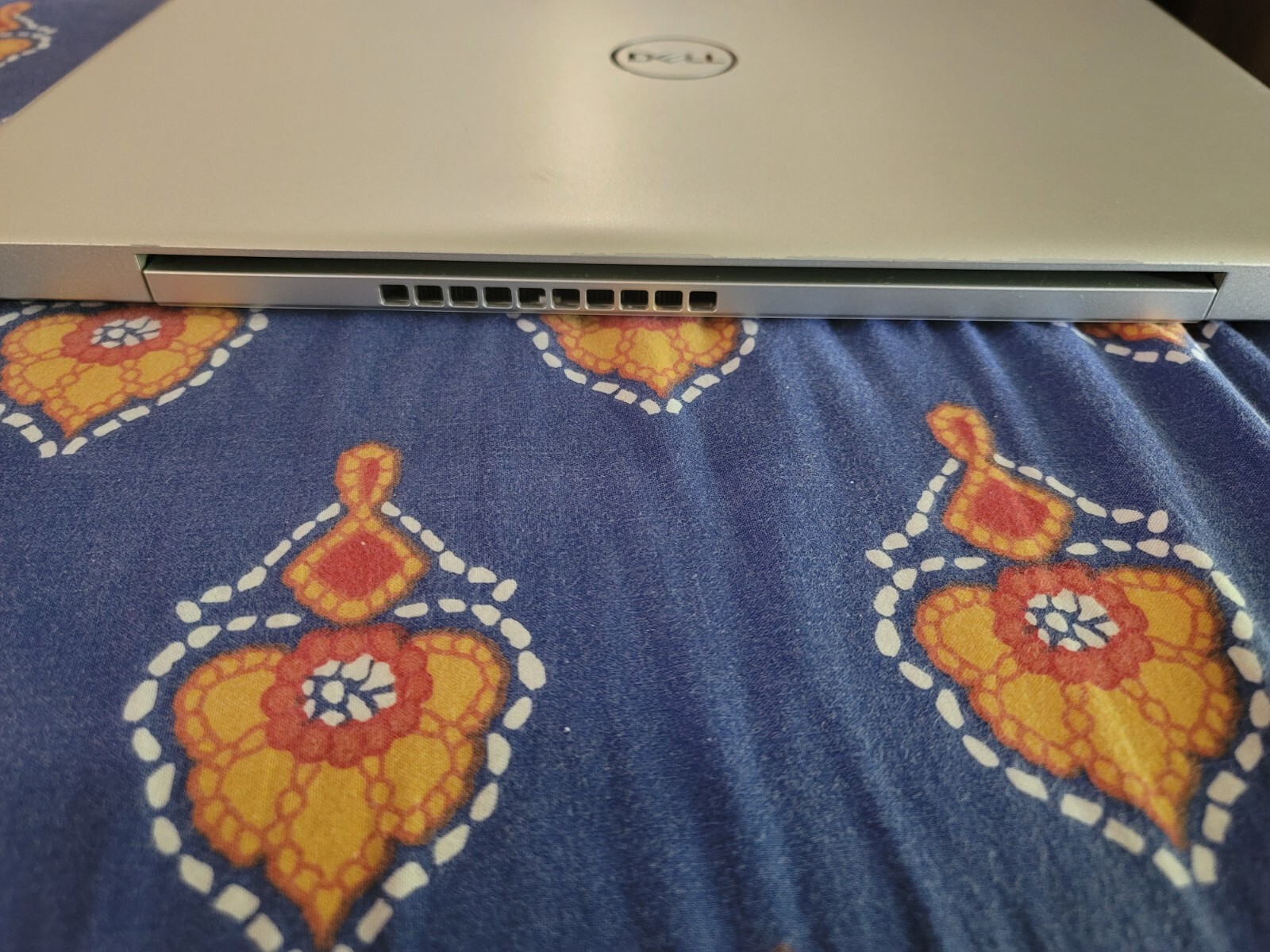 Dell Inspiron 15 5593 15.6″ Core i5 8 GB FHD RAM ALMOST BRAND NEW HOT HOT HOT!!!