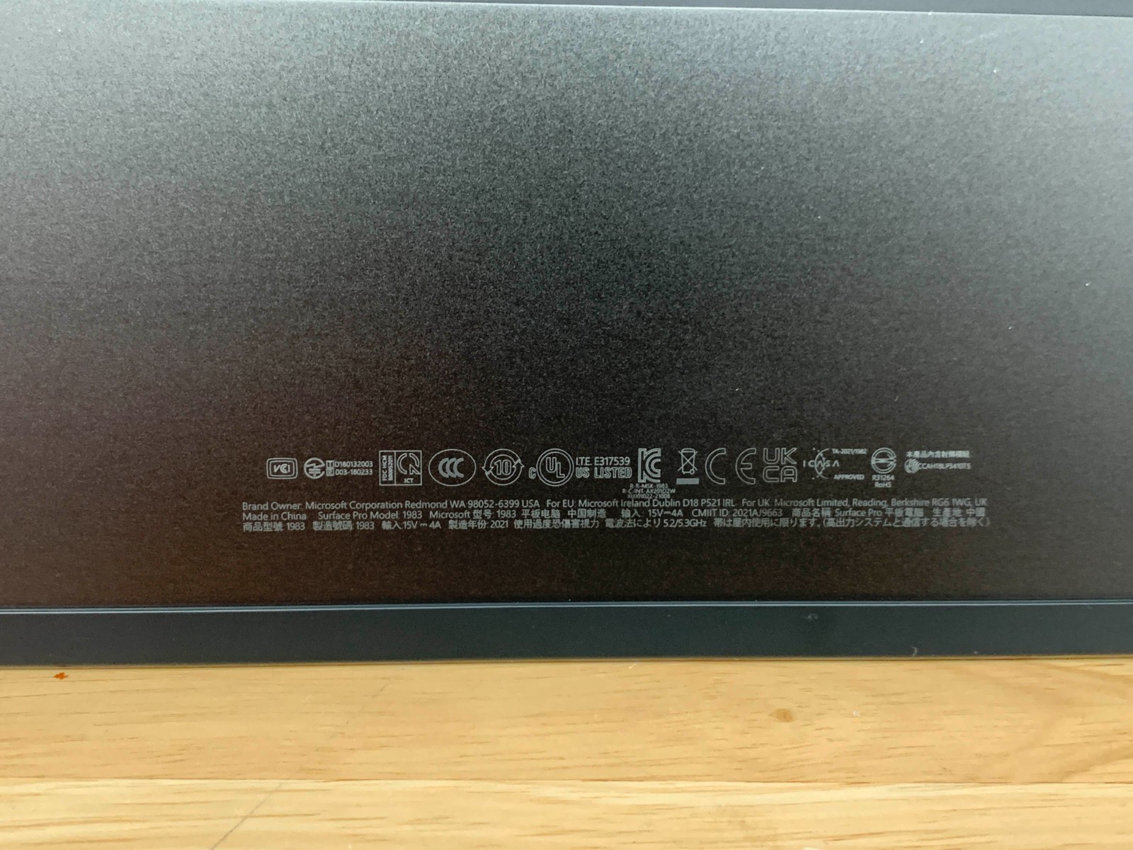 Microsoft Surface Pro 8 / 1983 i7-1185G7 16GB RAM 256GB SSD CHARGING PORT DEFECT