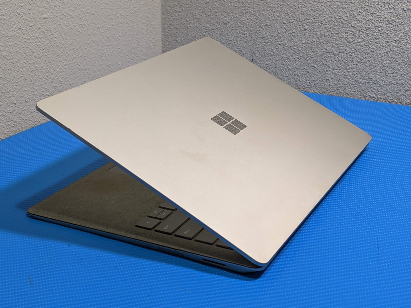 MS Surface Laptop 1769 13.5″QHD+ TOUCH BAD LCD i7-7200U 2.5GHz 4GB 128GB BAD SSD