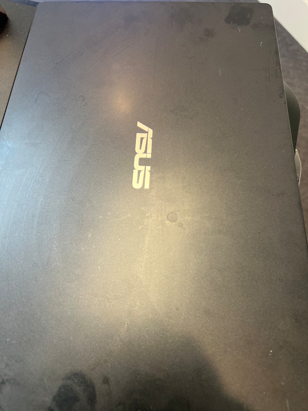 ASUS E410KA 14″FHD Pentium Silver N6000 1.1GHz 4GB 64GB SSD W11H CASE! +CHARGER