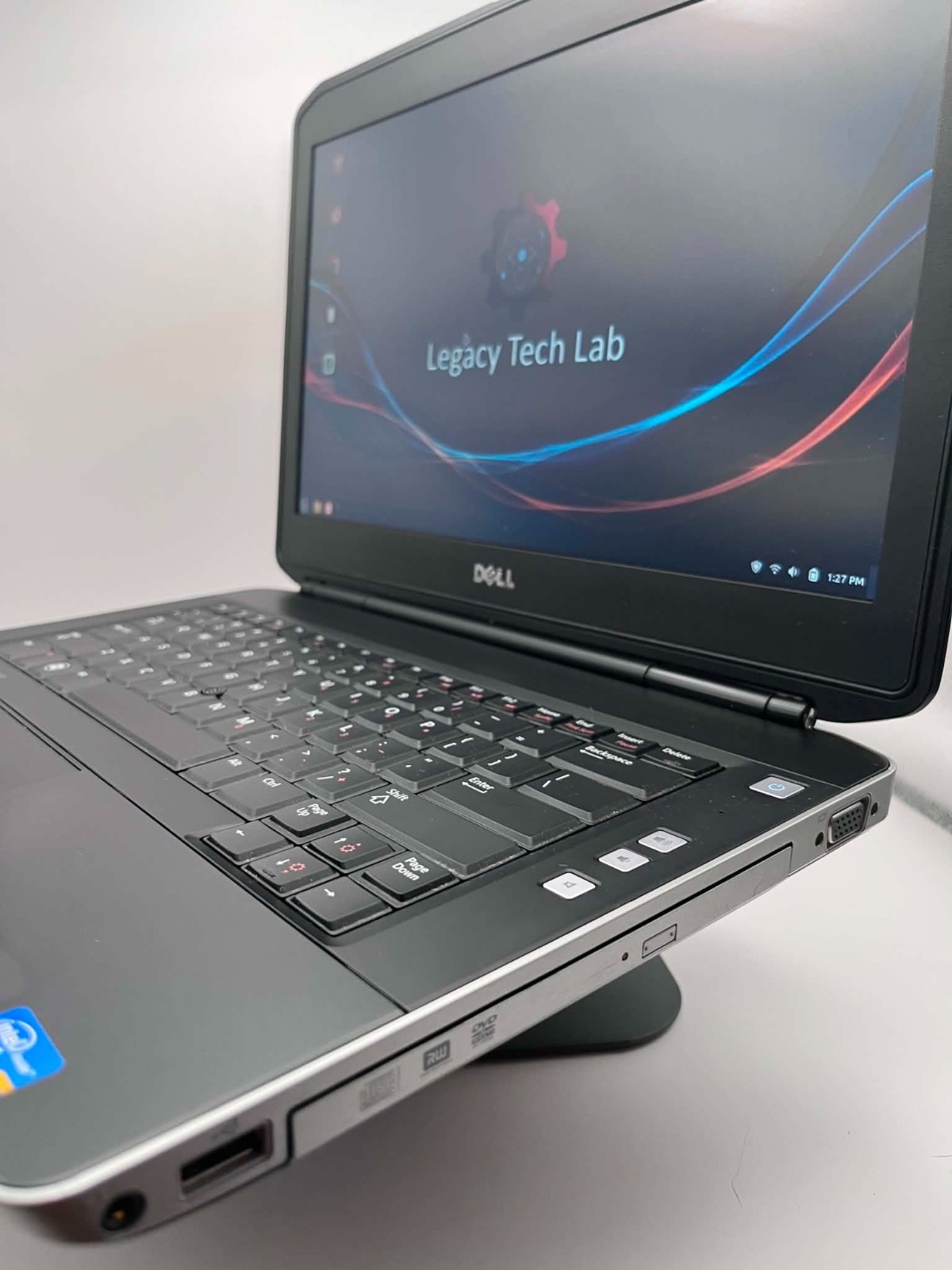 Dell Laptop Linux Mint Cinnamon 8GB Ram,500 GB HD, Good Battery, 1 year warranty