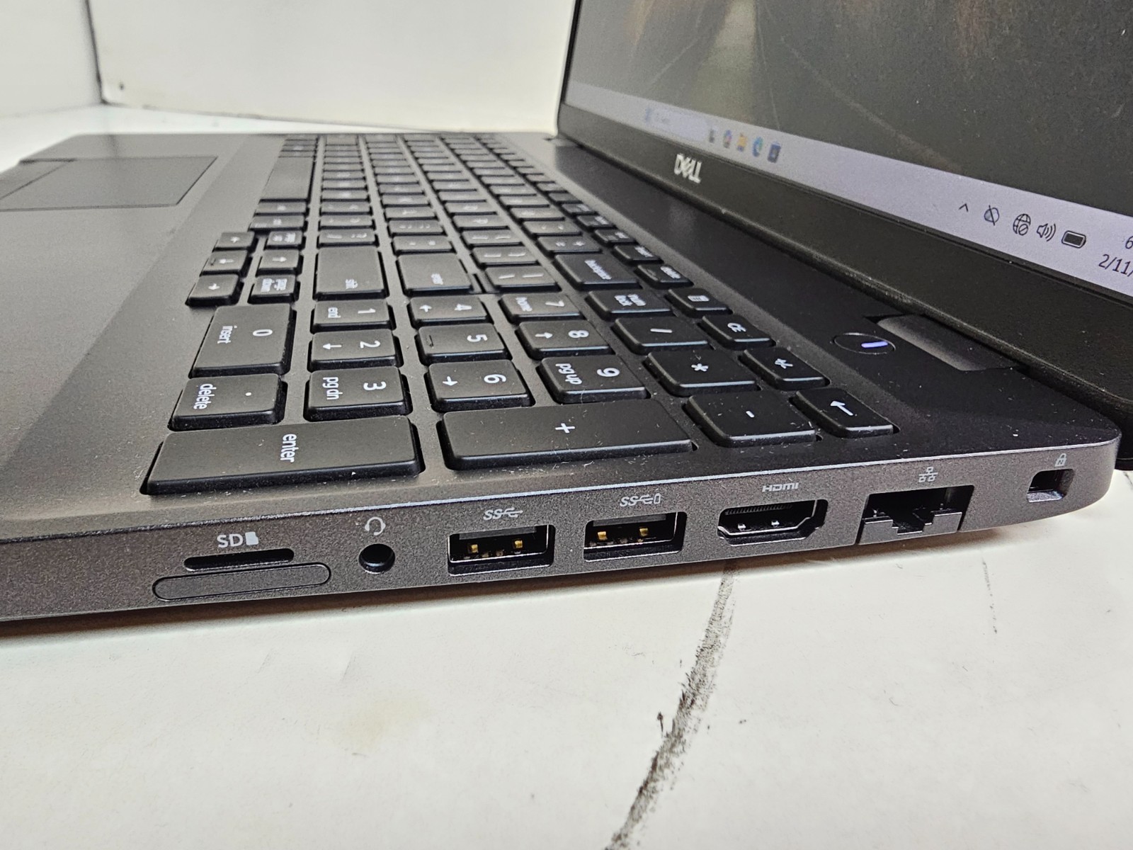 Dell Precision 3540 Laptop – 1.6 GHz i5-8365U 8GB 256GB SSD Webcam 15.6″ Full HD