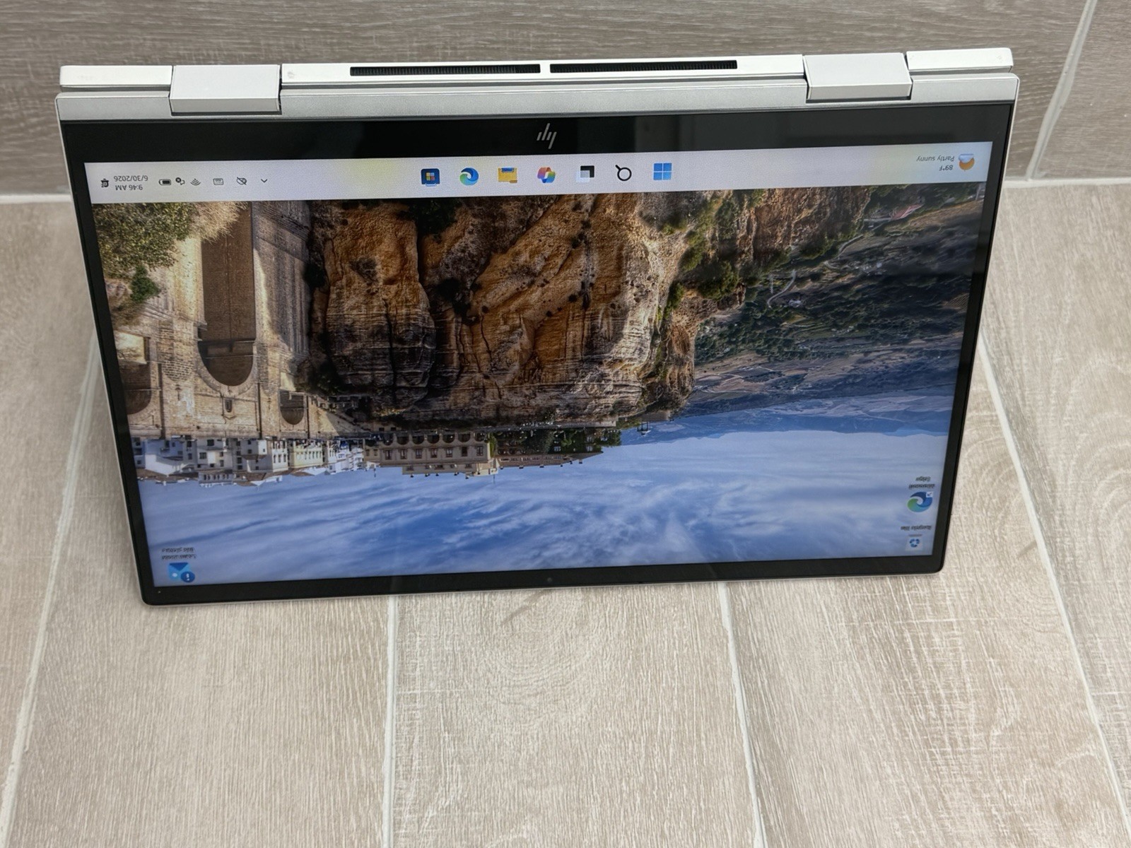 HP Envy X360 15M-ED0013DX 15.6″ Touch Laptop Core i5-1035G1 8GB RAM 256GB NVMe